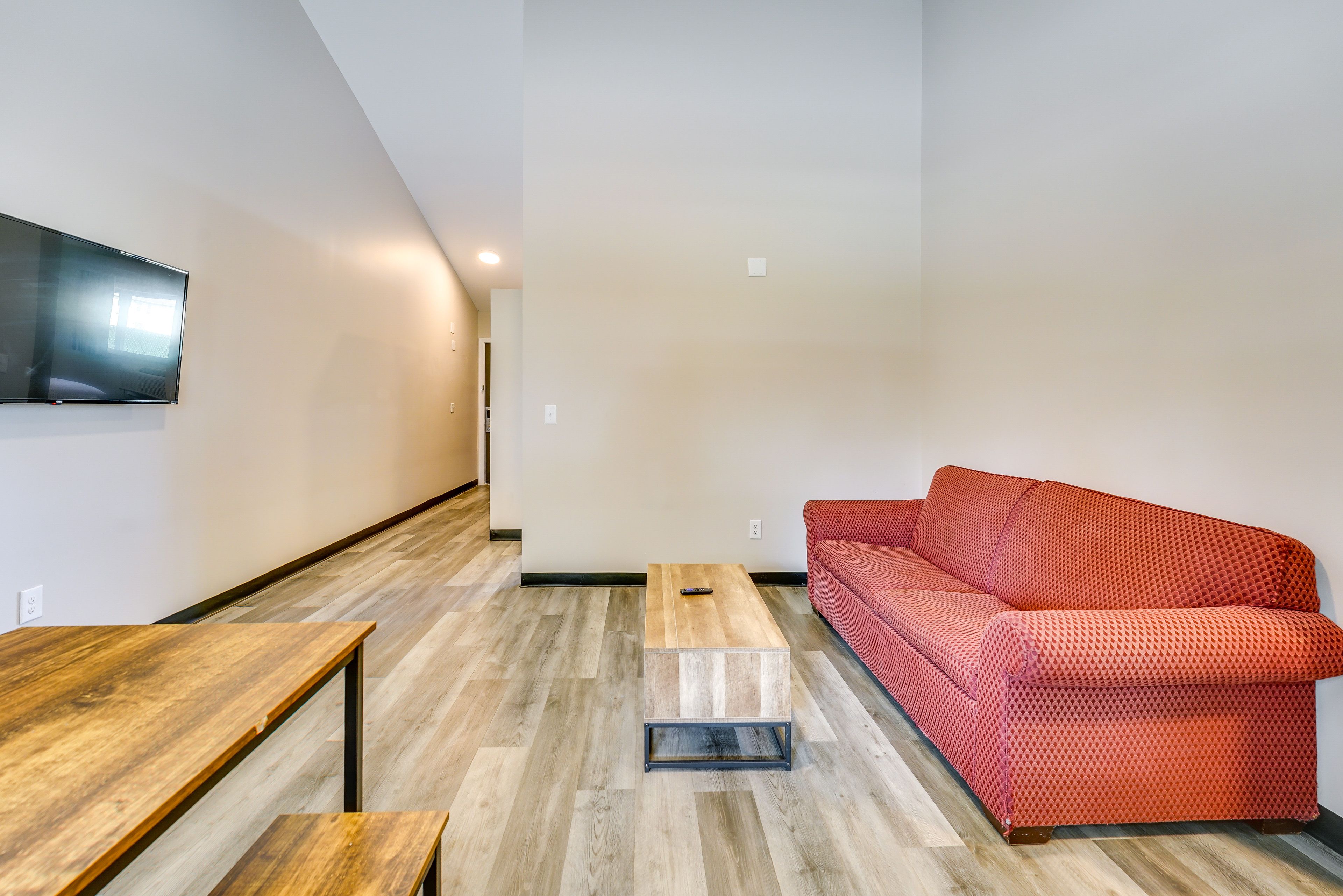 Living Area | Full Sleeper Sofa | Smart TV | Free WiFi