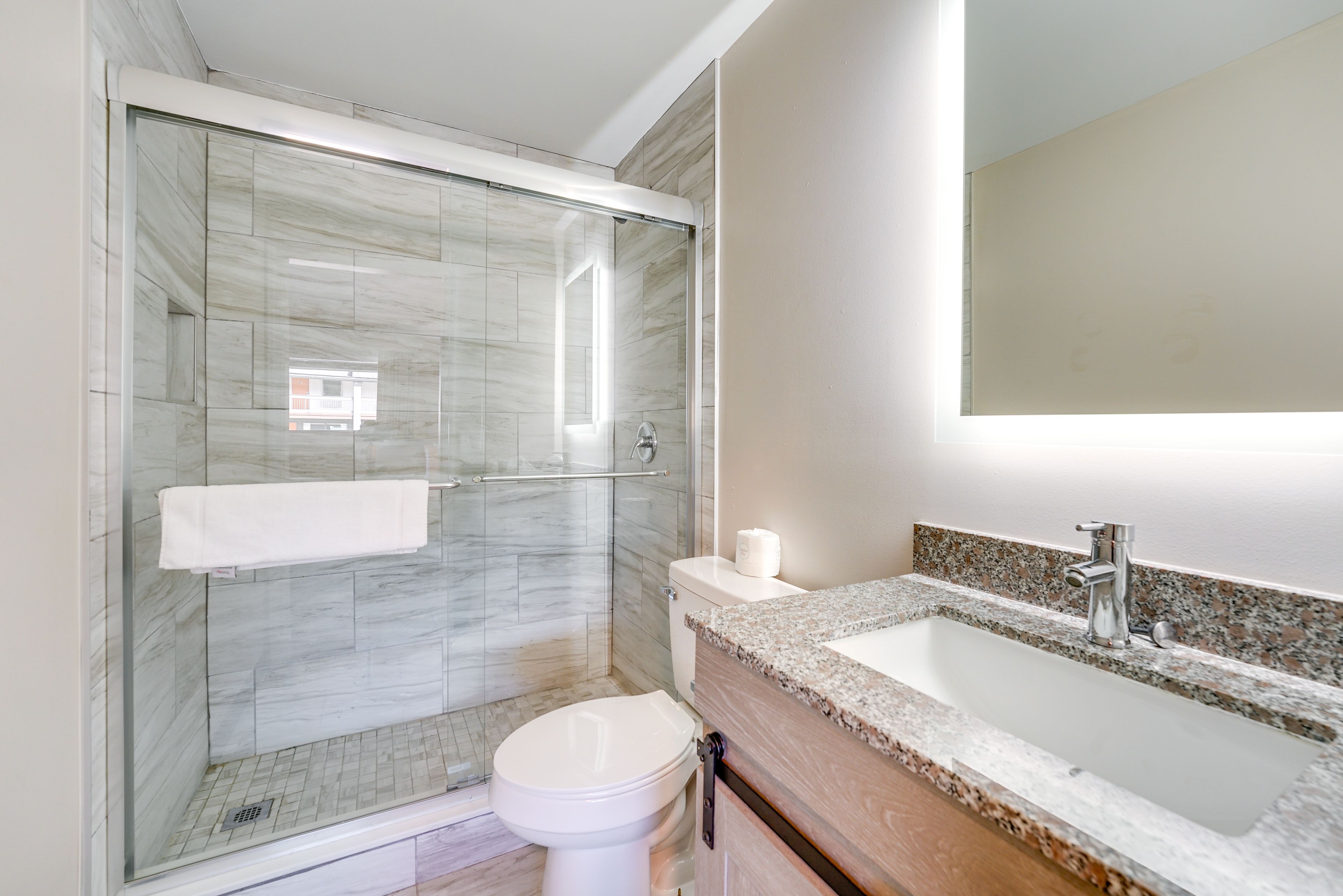 Full Bathroom | Towels Provided | Complimentary Toiletries | Hair Dryer