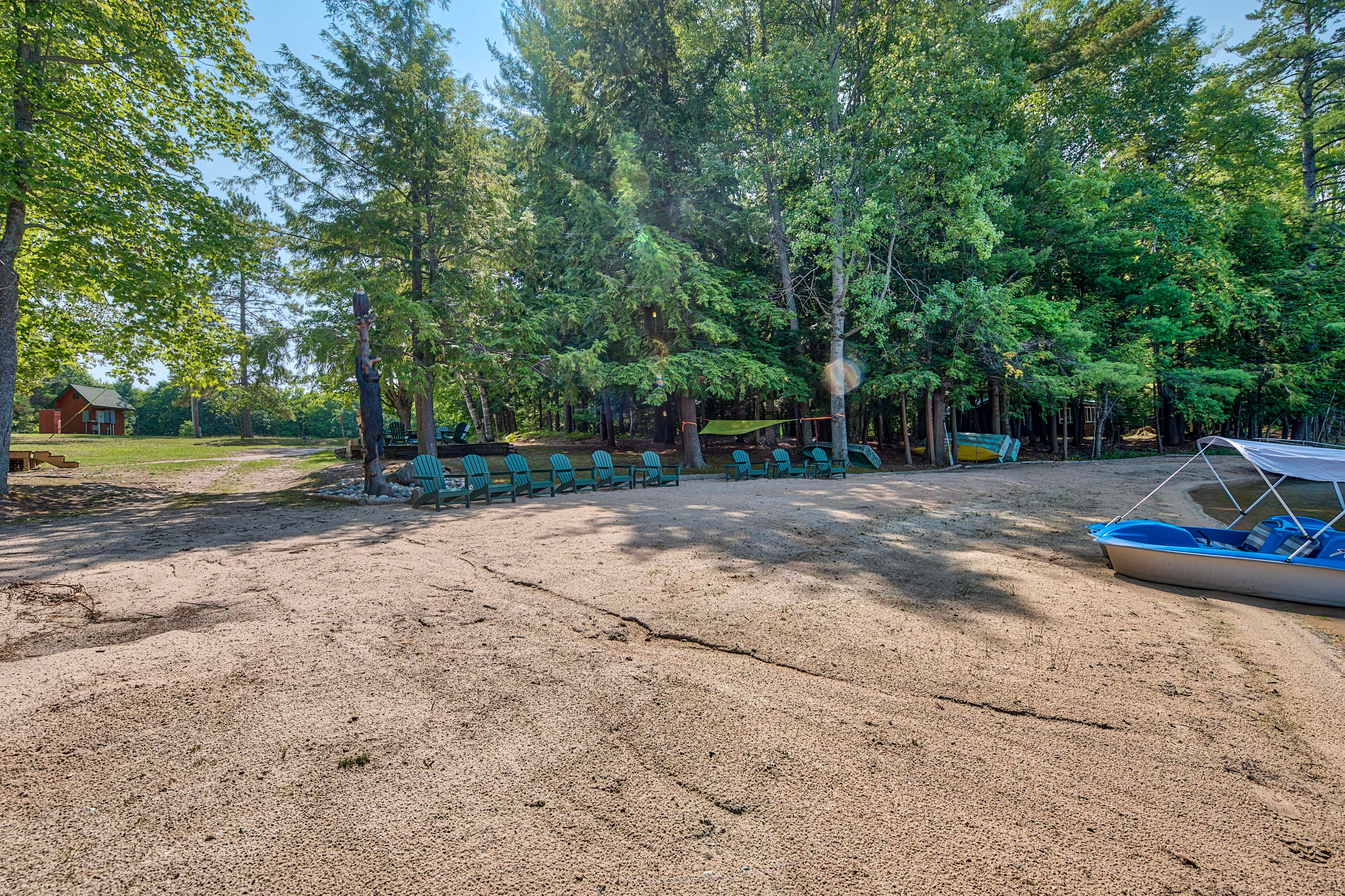 Shared Amenities | Lake Beach