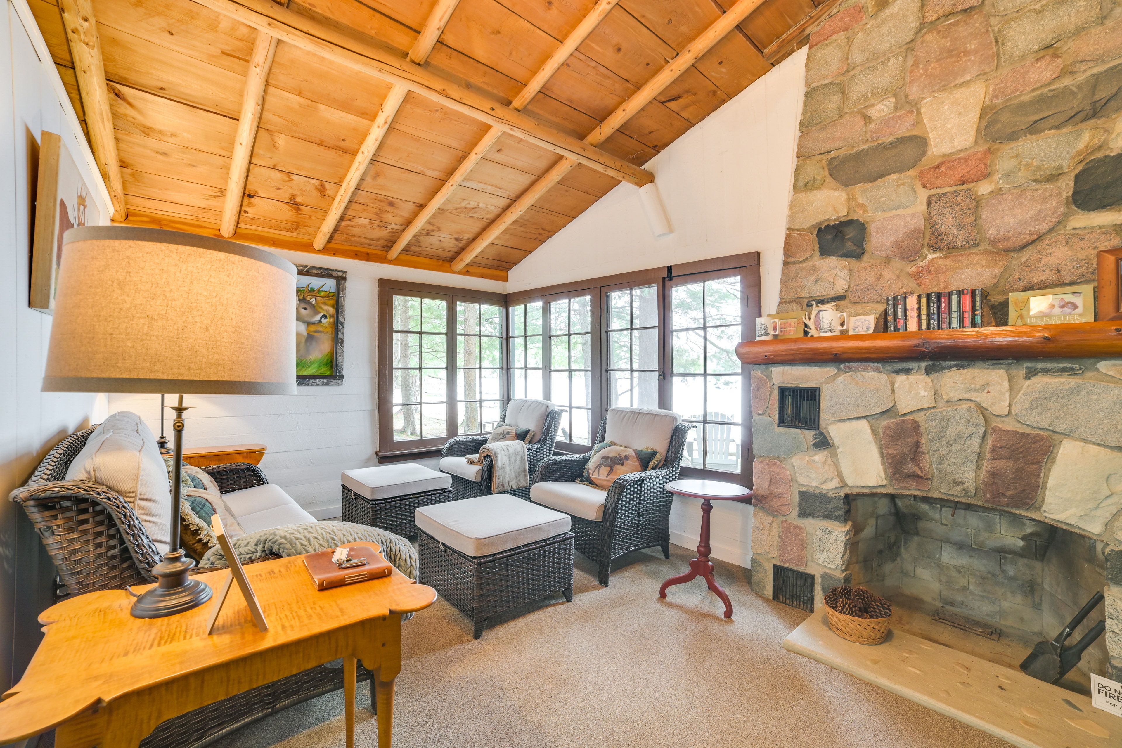 Living Room | Free WiFi