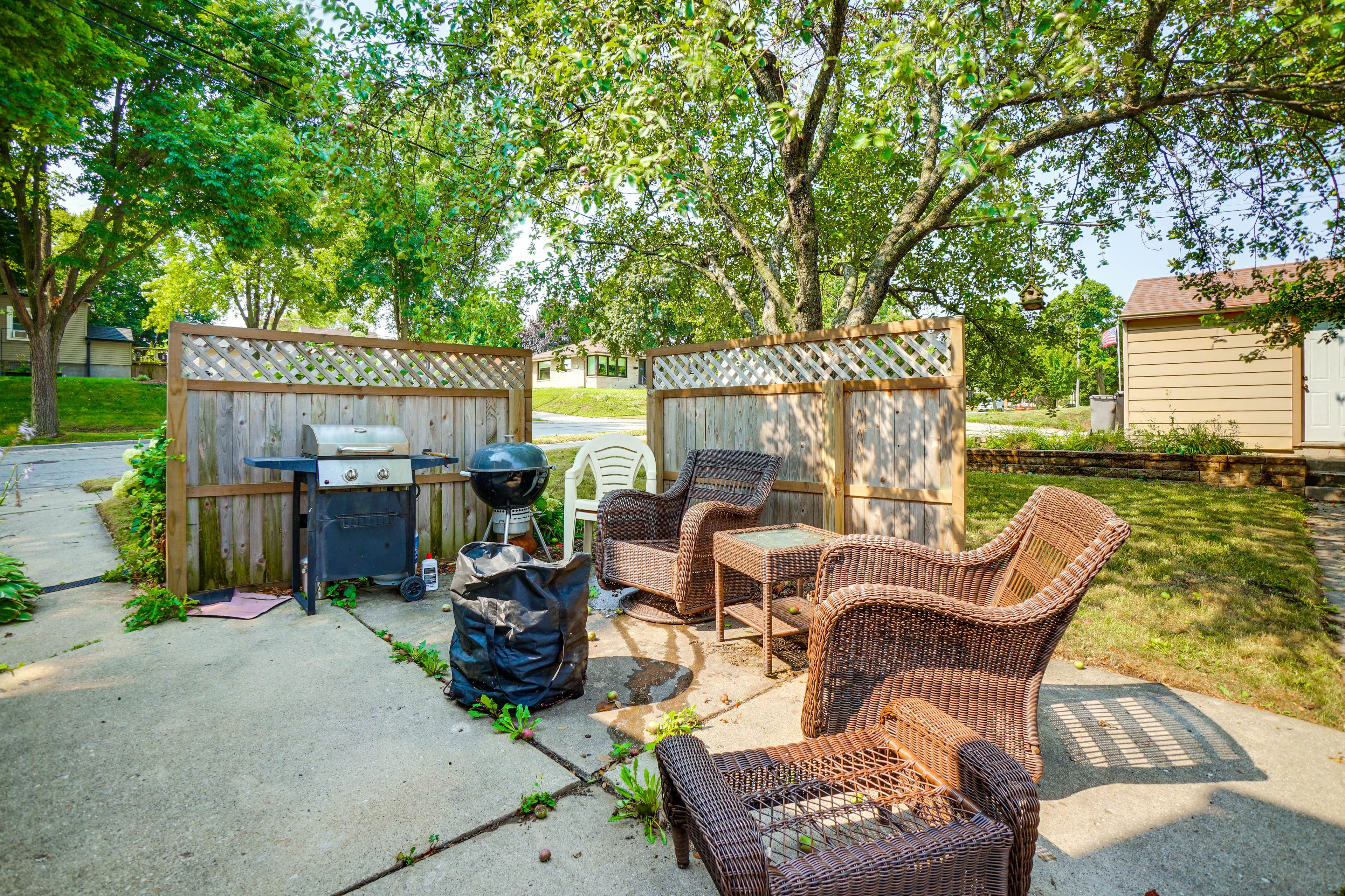 Patio | Gas Grill | Charcoal Grill