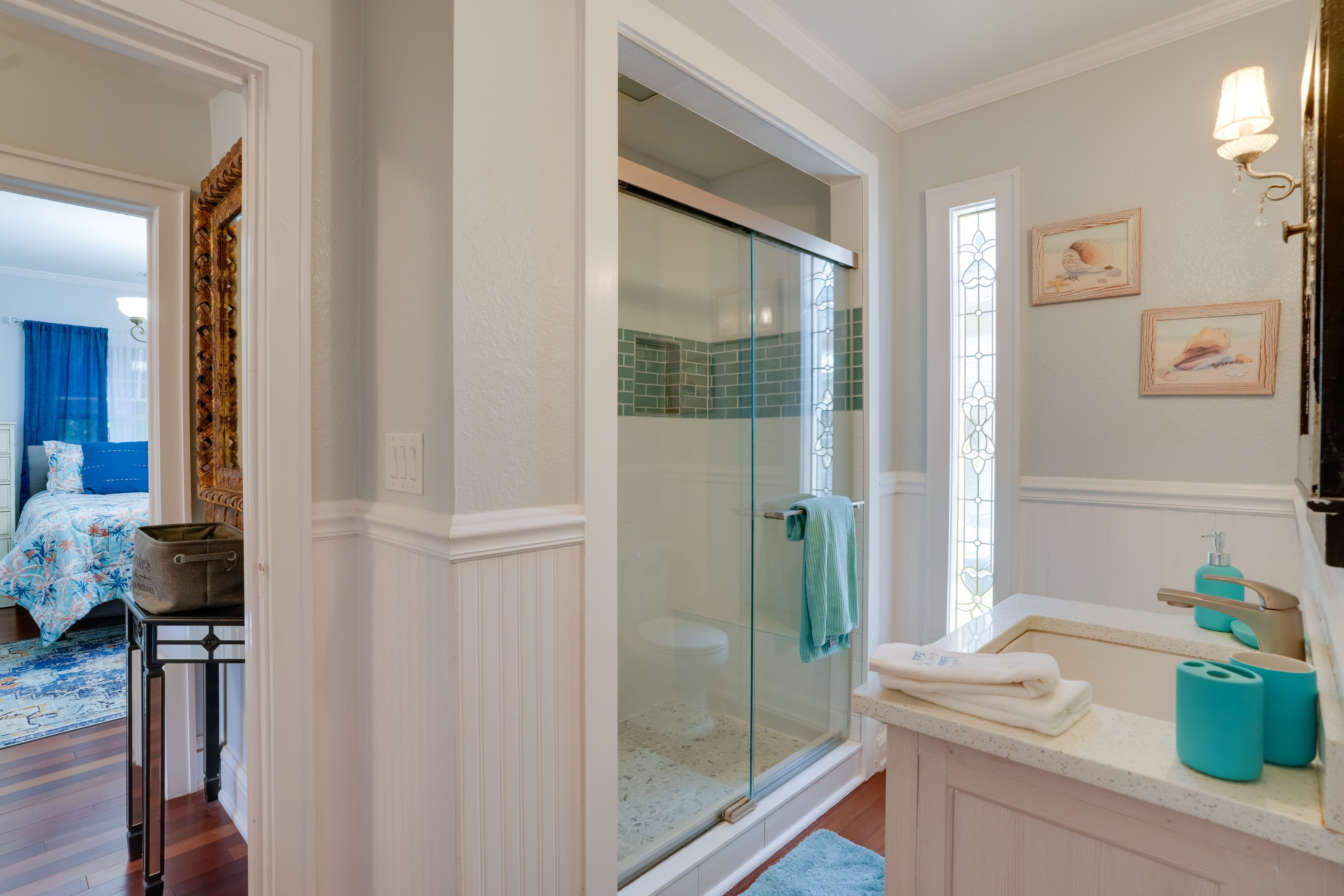 Full Bathroom
