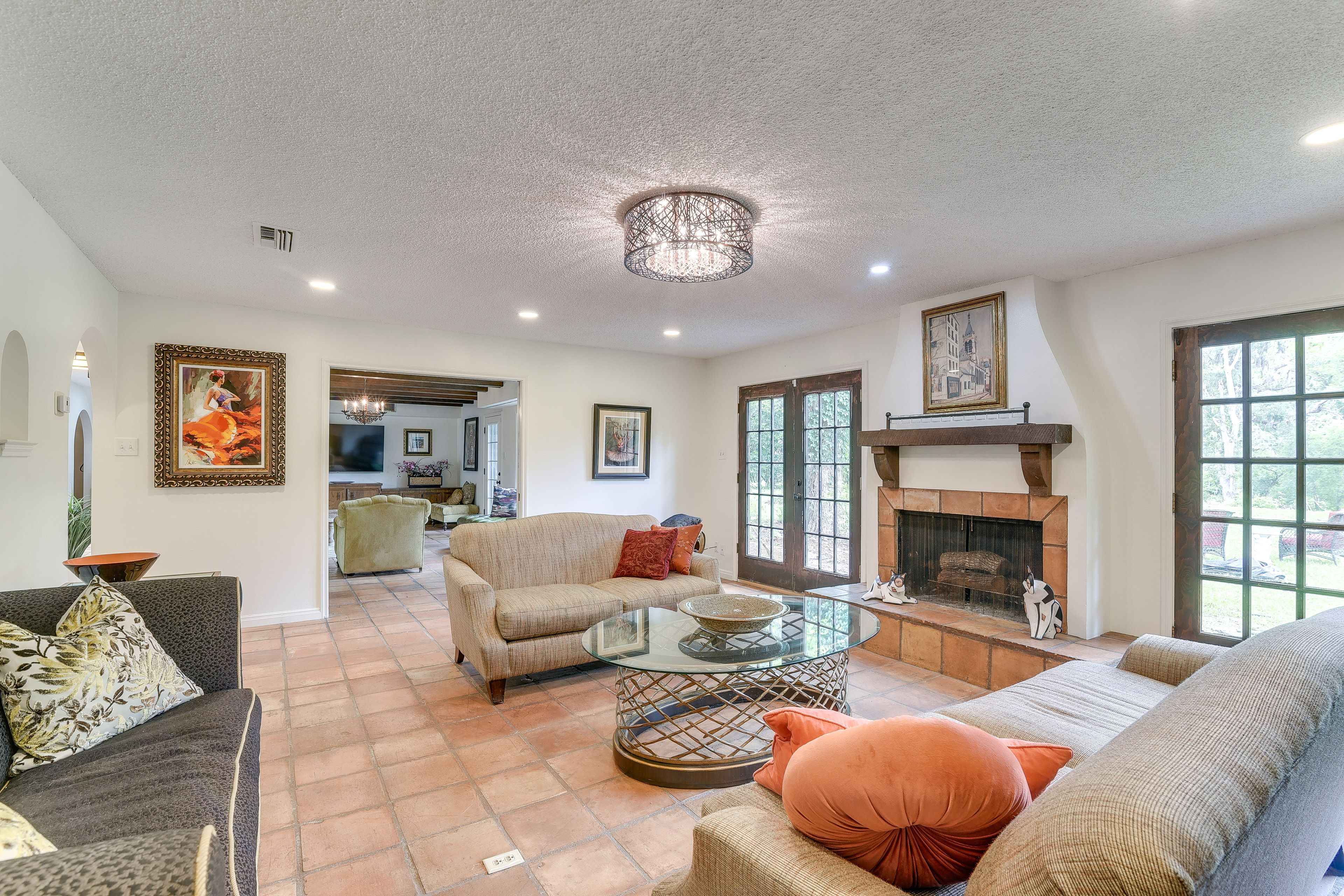 Sitting Room | 2-Story Home | 1st Floor | Free WiFi