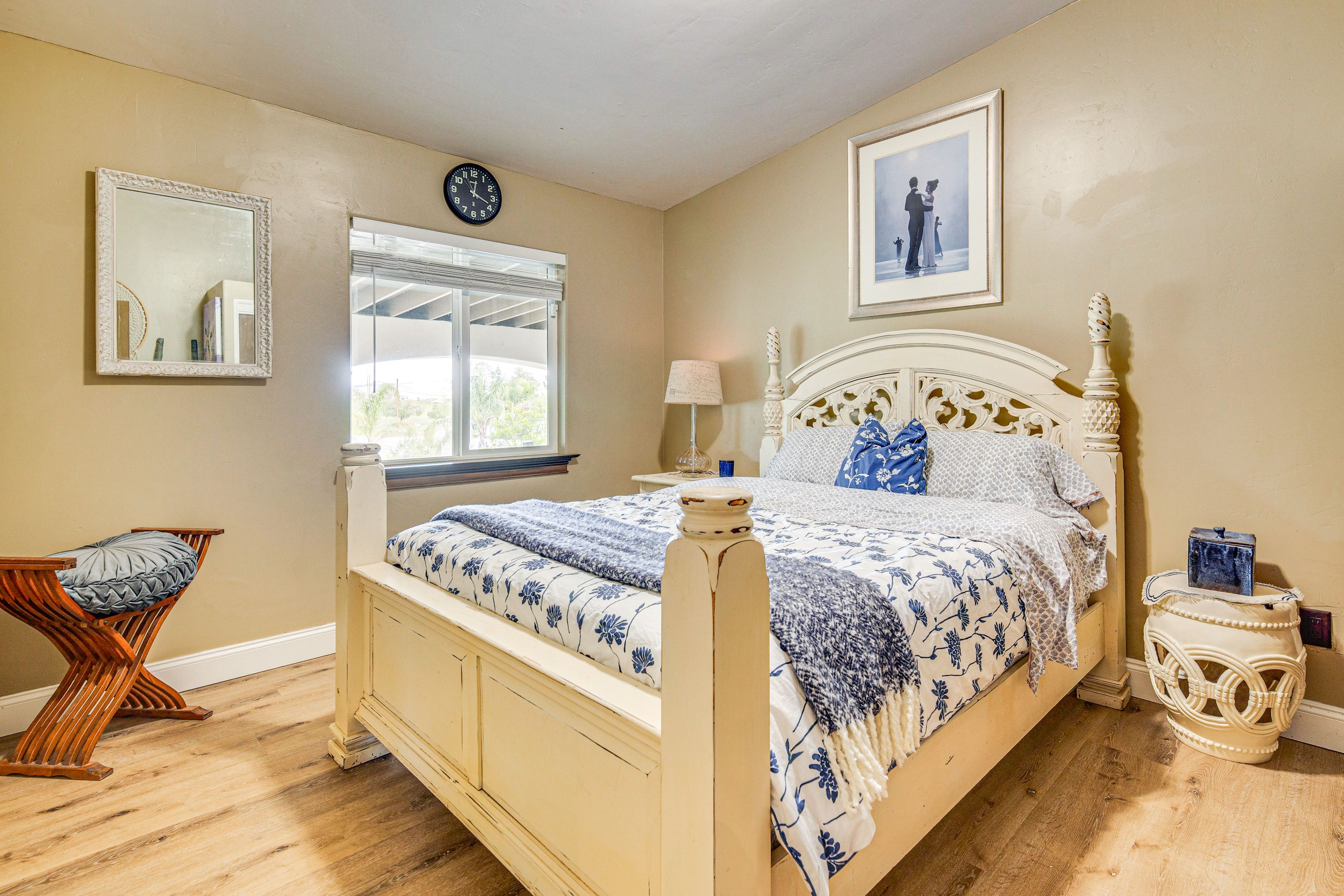 Bedroom 2 | Queen Bed