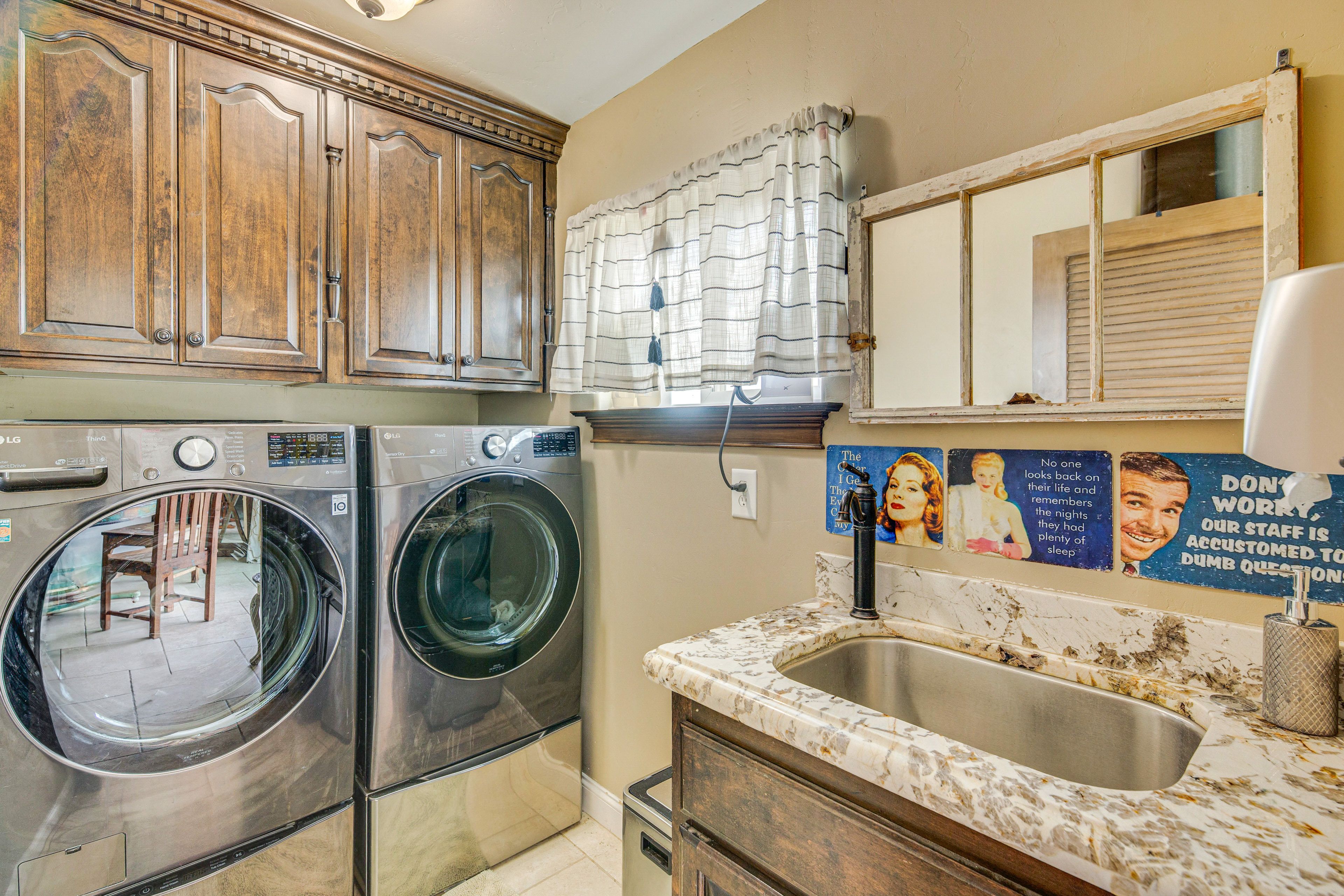 Laundry Room | Washer & Dryer