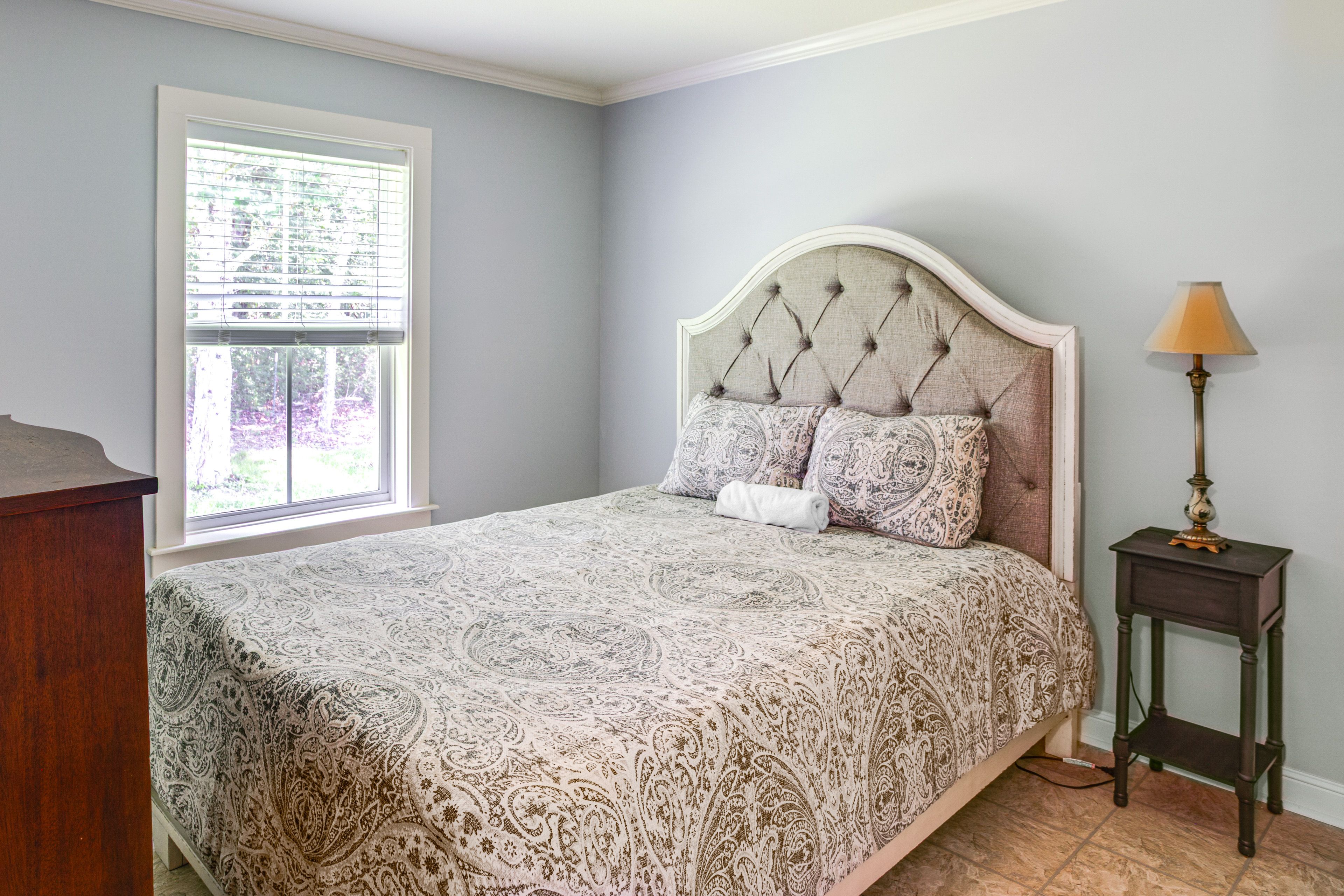 Bedroom 2 | Queen Bed