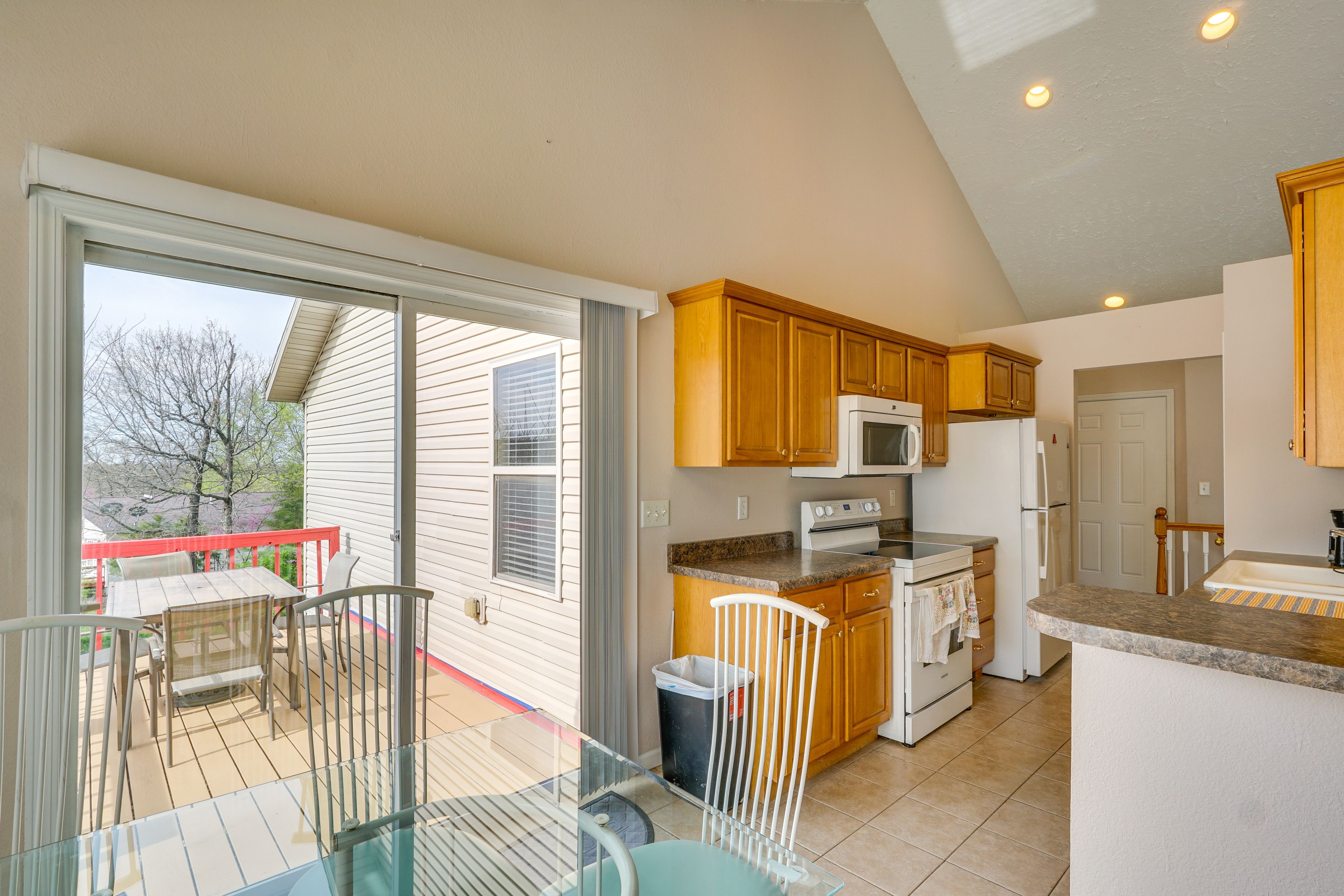 Dining Area | Dishware/Flatware Provided | Main Level