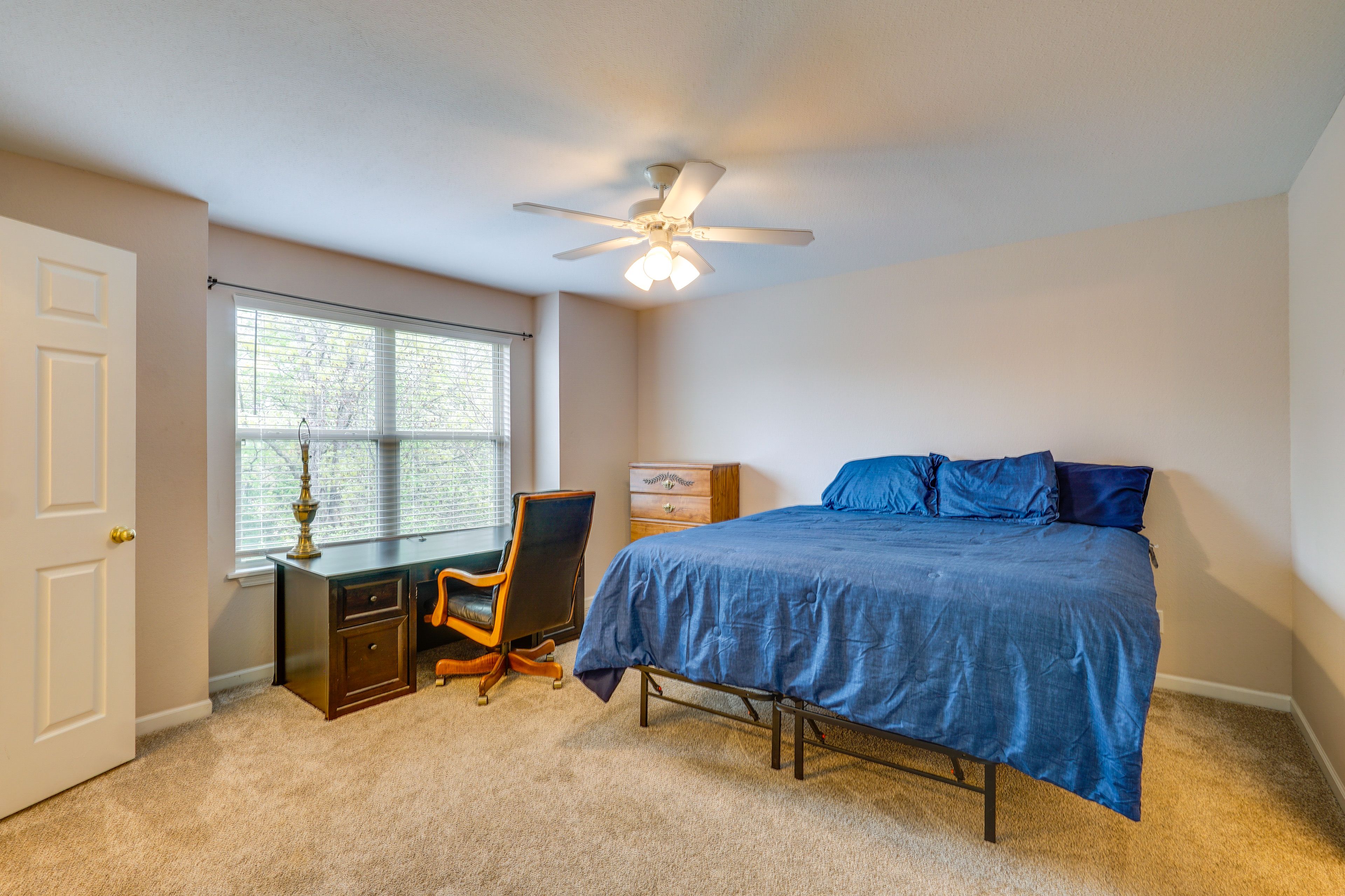 Bedroom 1 | King Bed | Desk | Main Level