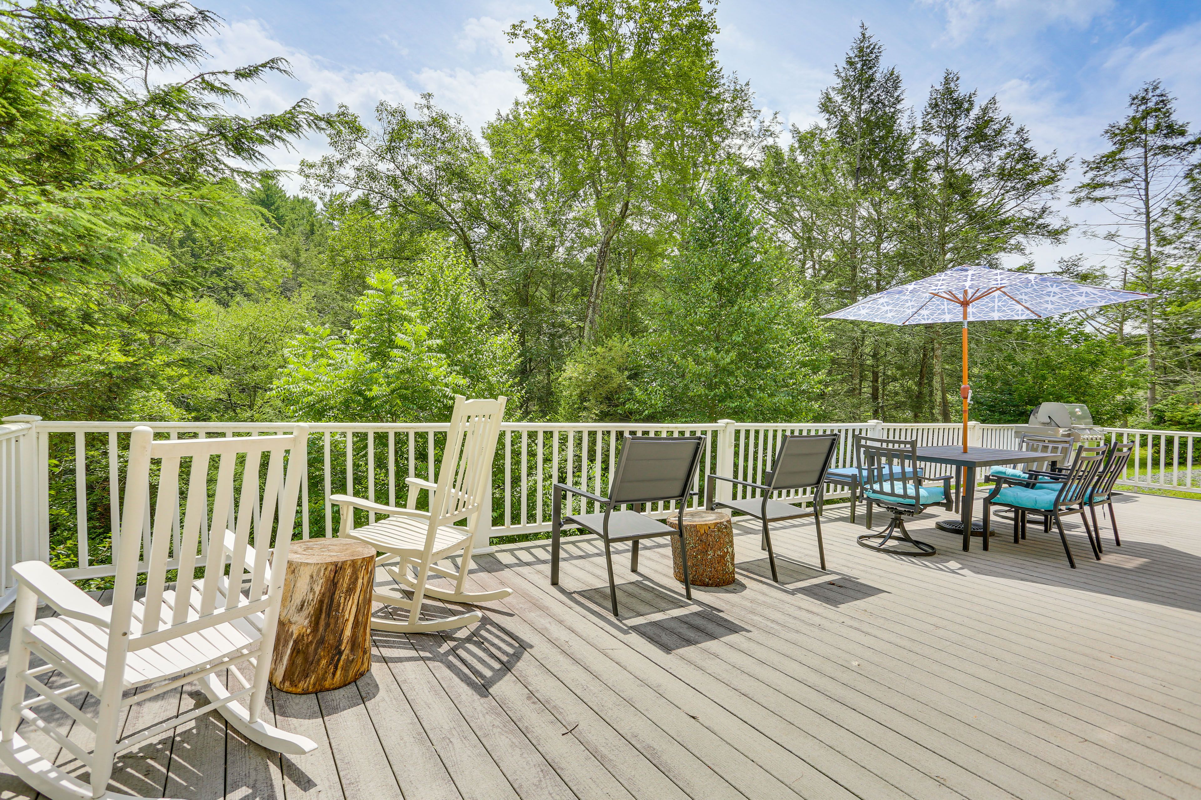 Private Deck | Gas Grill