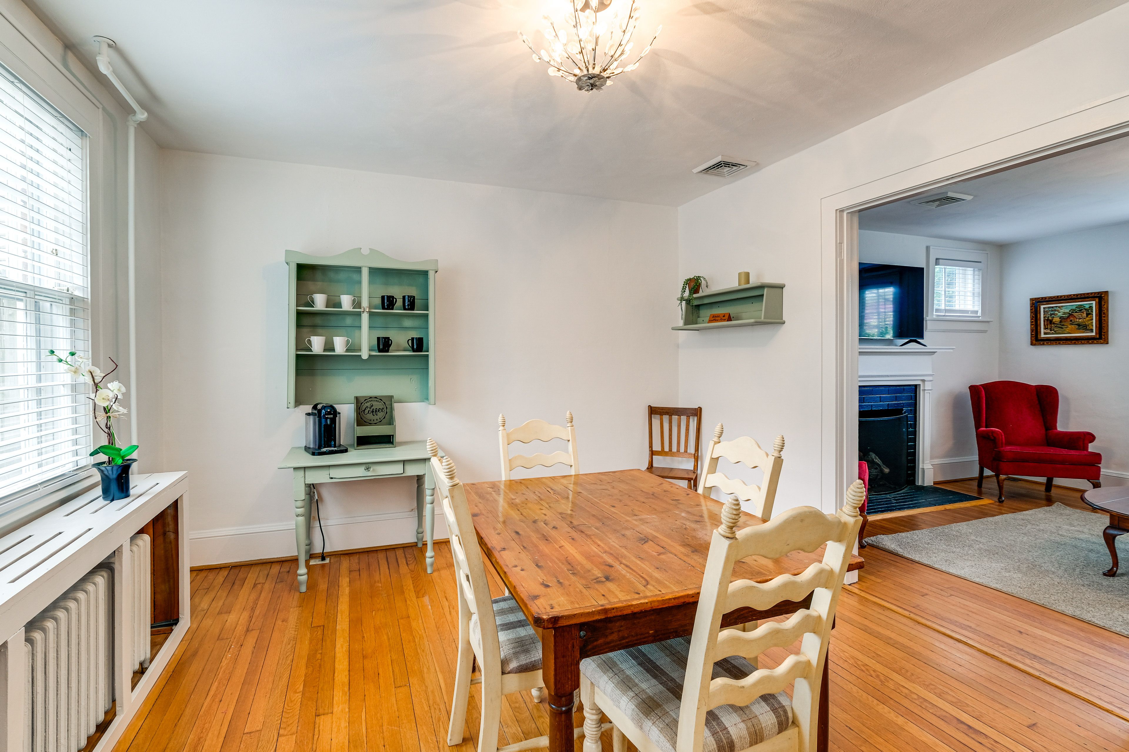 Dining Area | Dishware/Flatware | 1st Floor