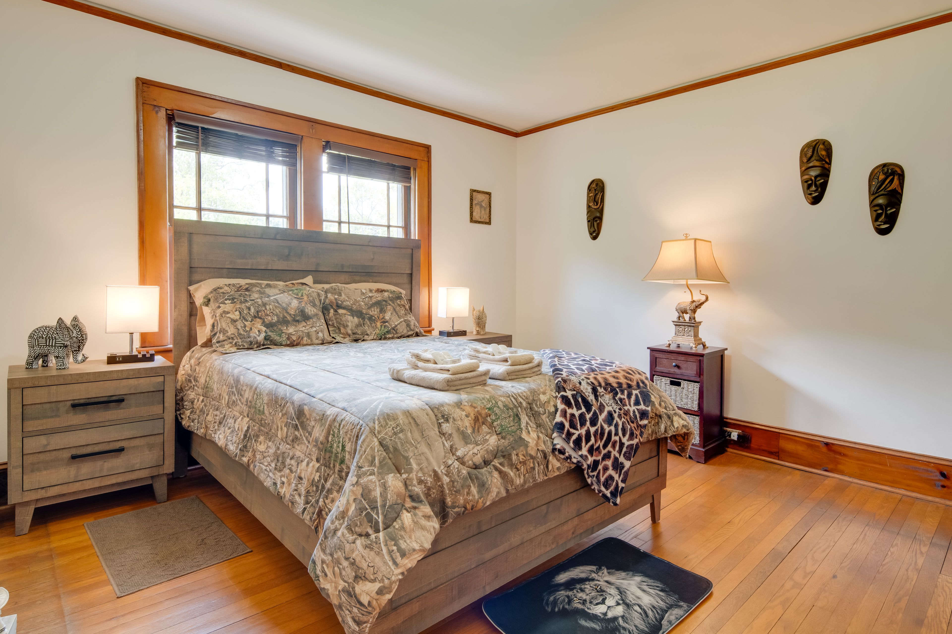 Bedroom 1 | Queen Bed | Linens Provided