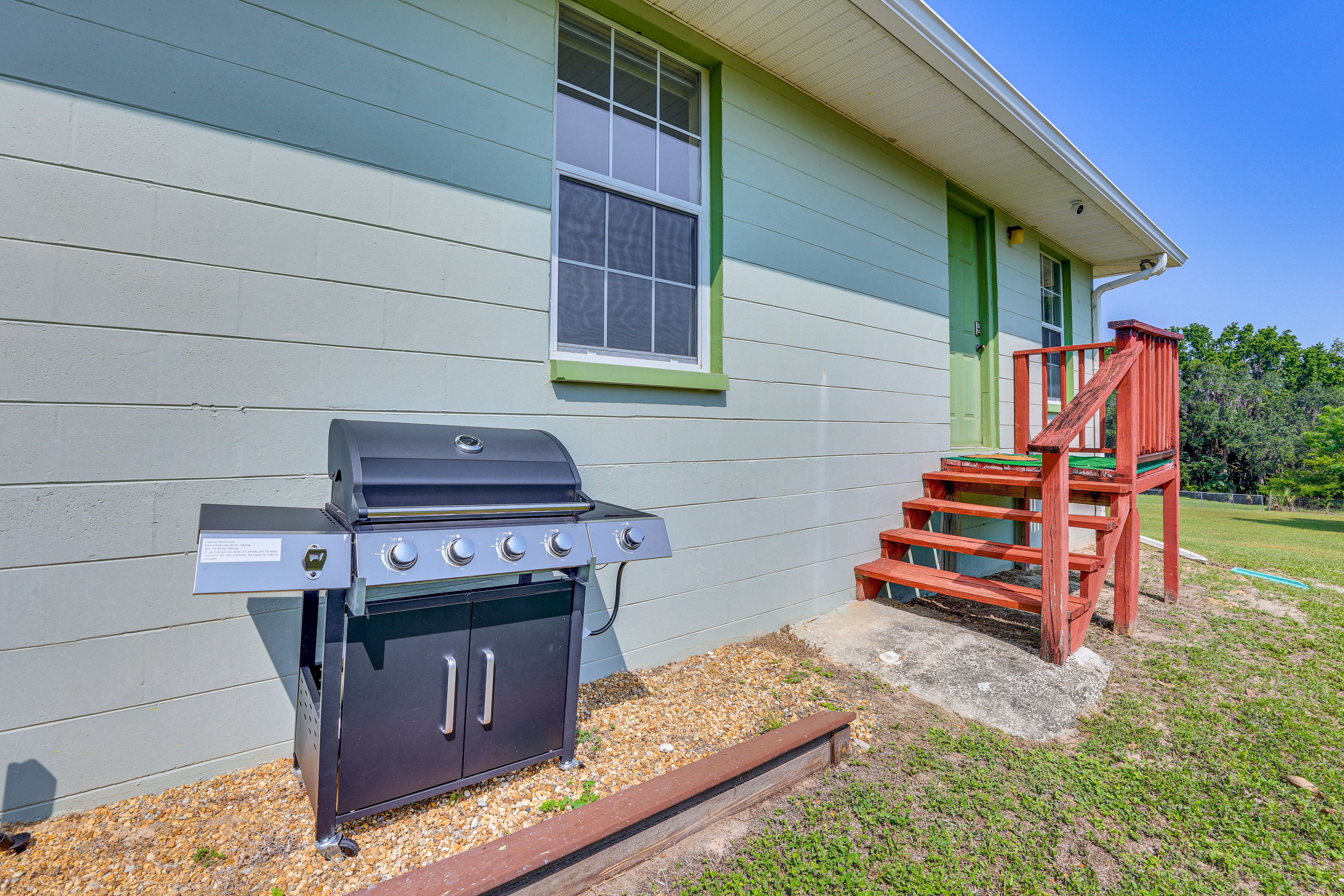 Yard | Gas Grill (Propane Provided)