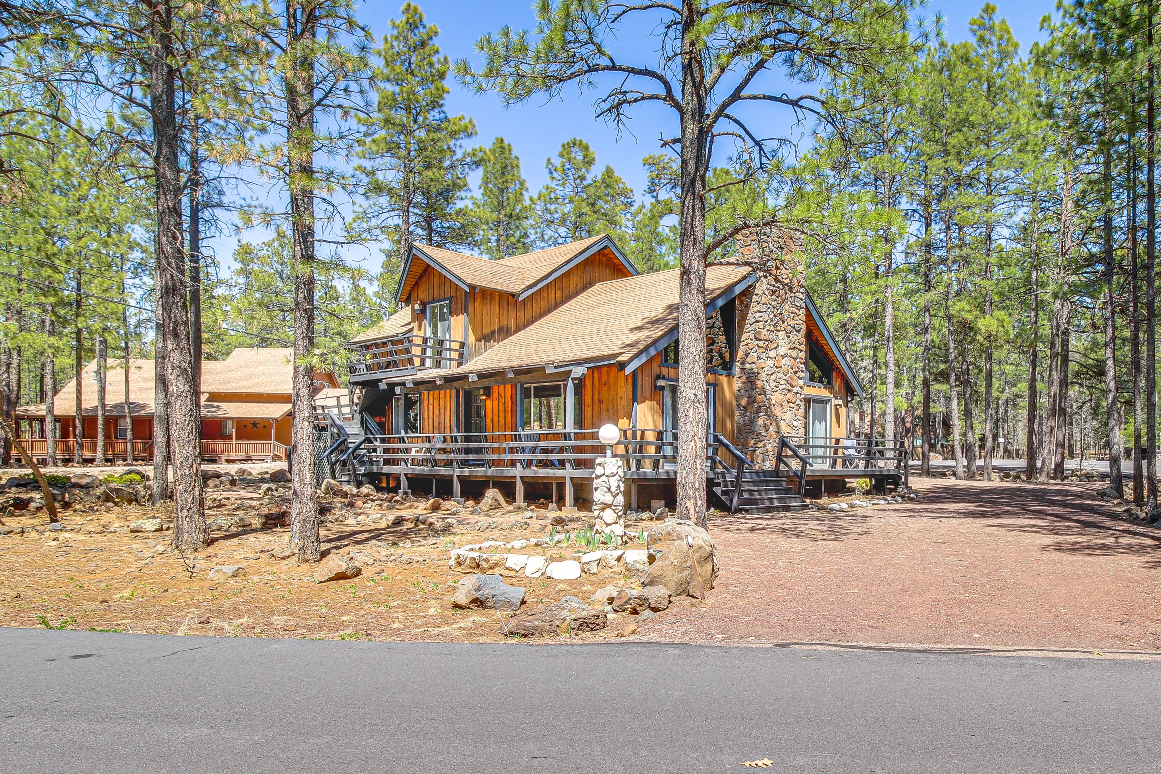 Pinetop Vacation Rental | 3BR | 2BA | Steps to Enter | 1,434 Sq Ft