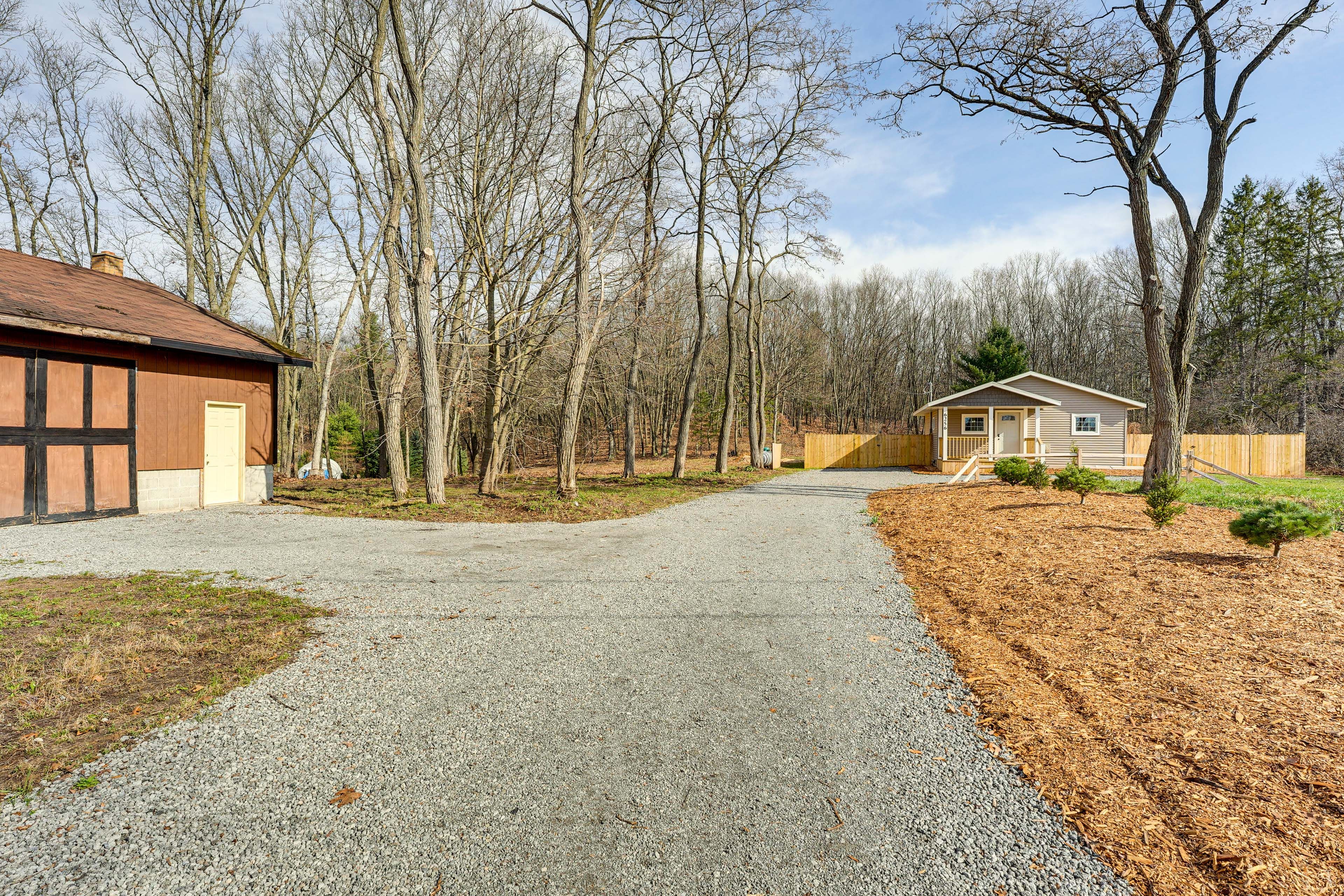 Parking | Driveway (4 Vehicles) | Camper & Boat/Snowmobile Trailer Parking
