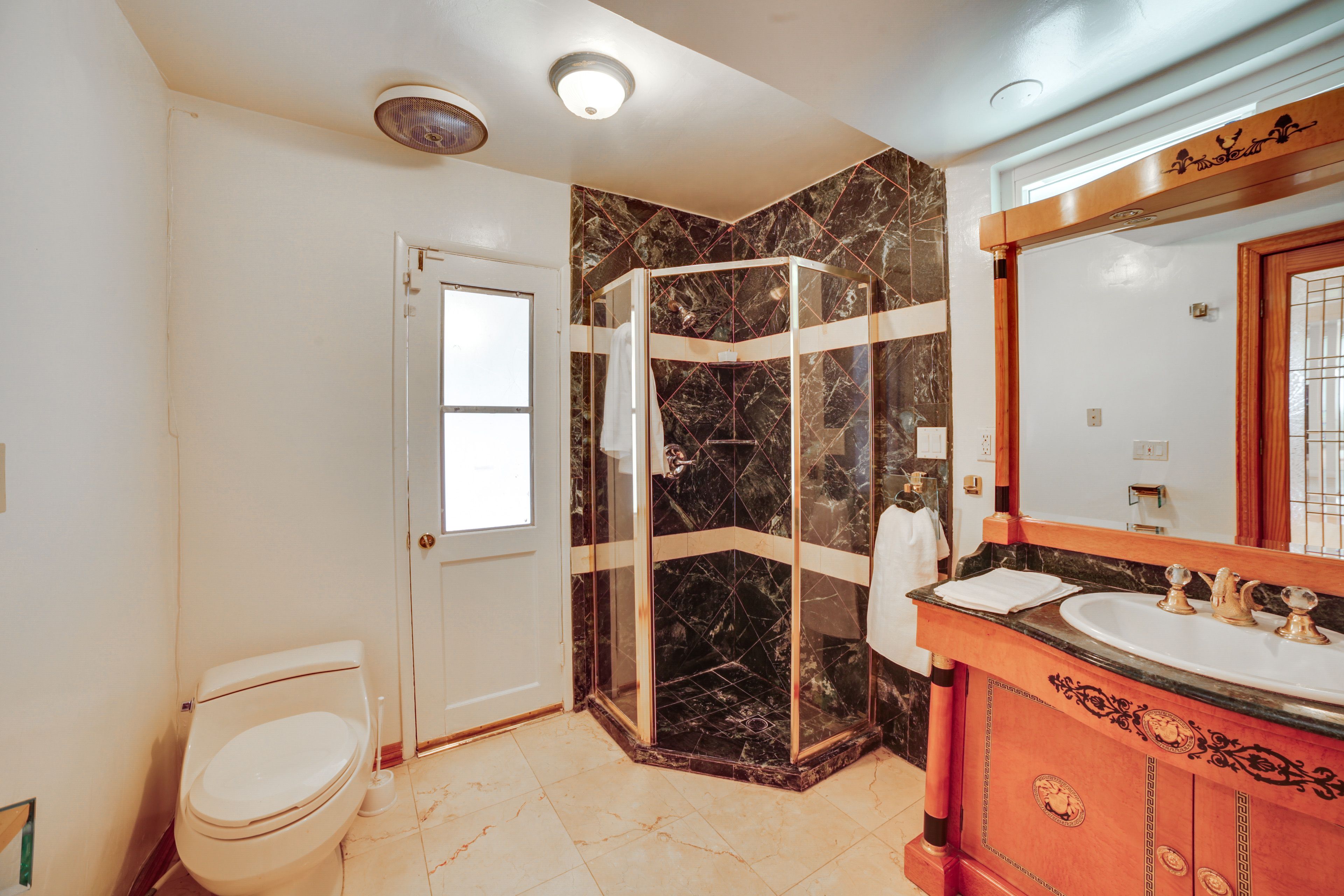 Bathroom | Towels Provided