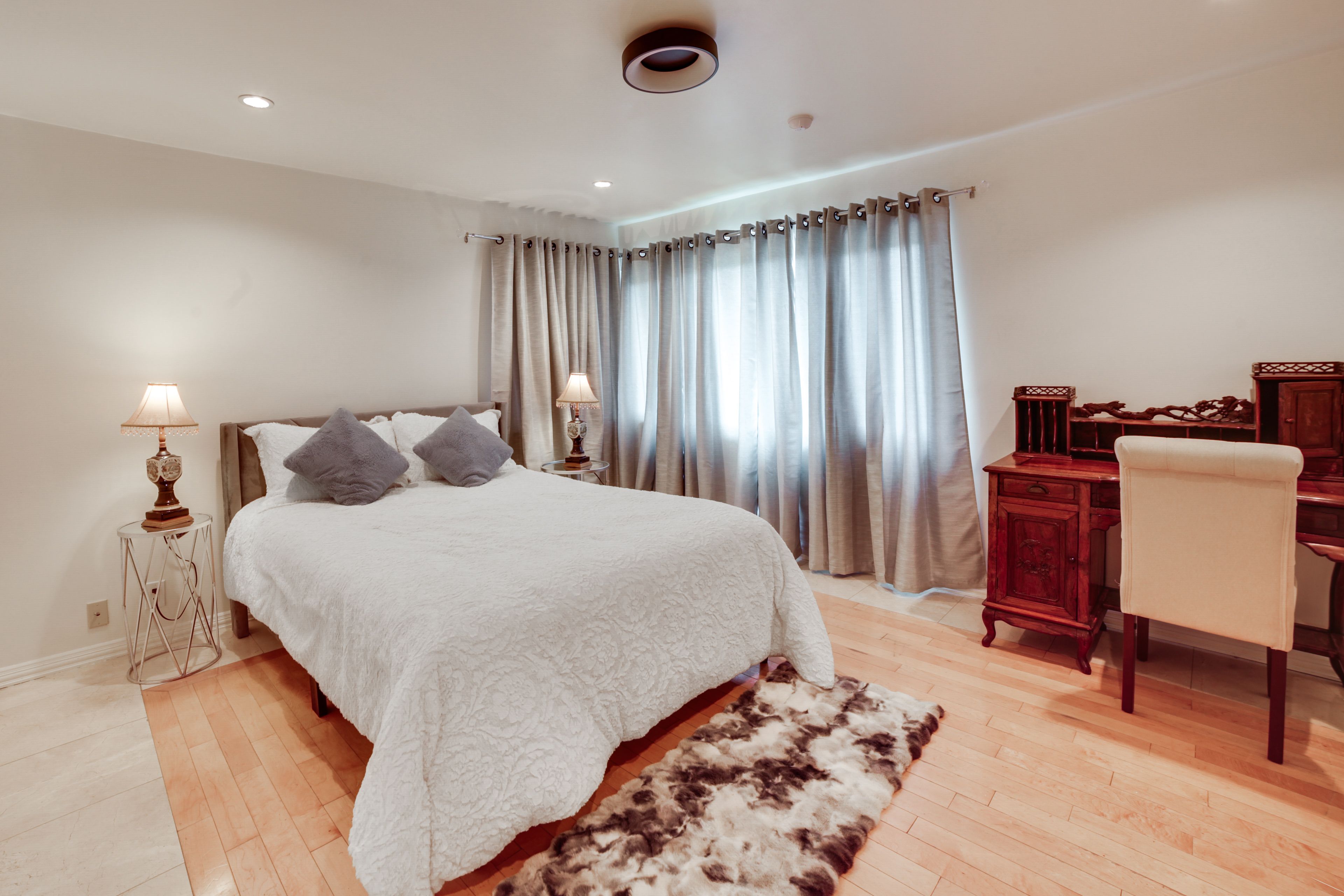 Bedroom 4 | Queen Bed