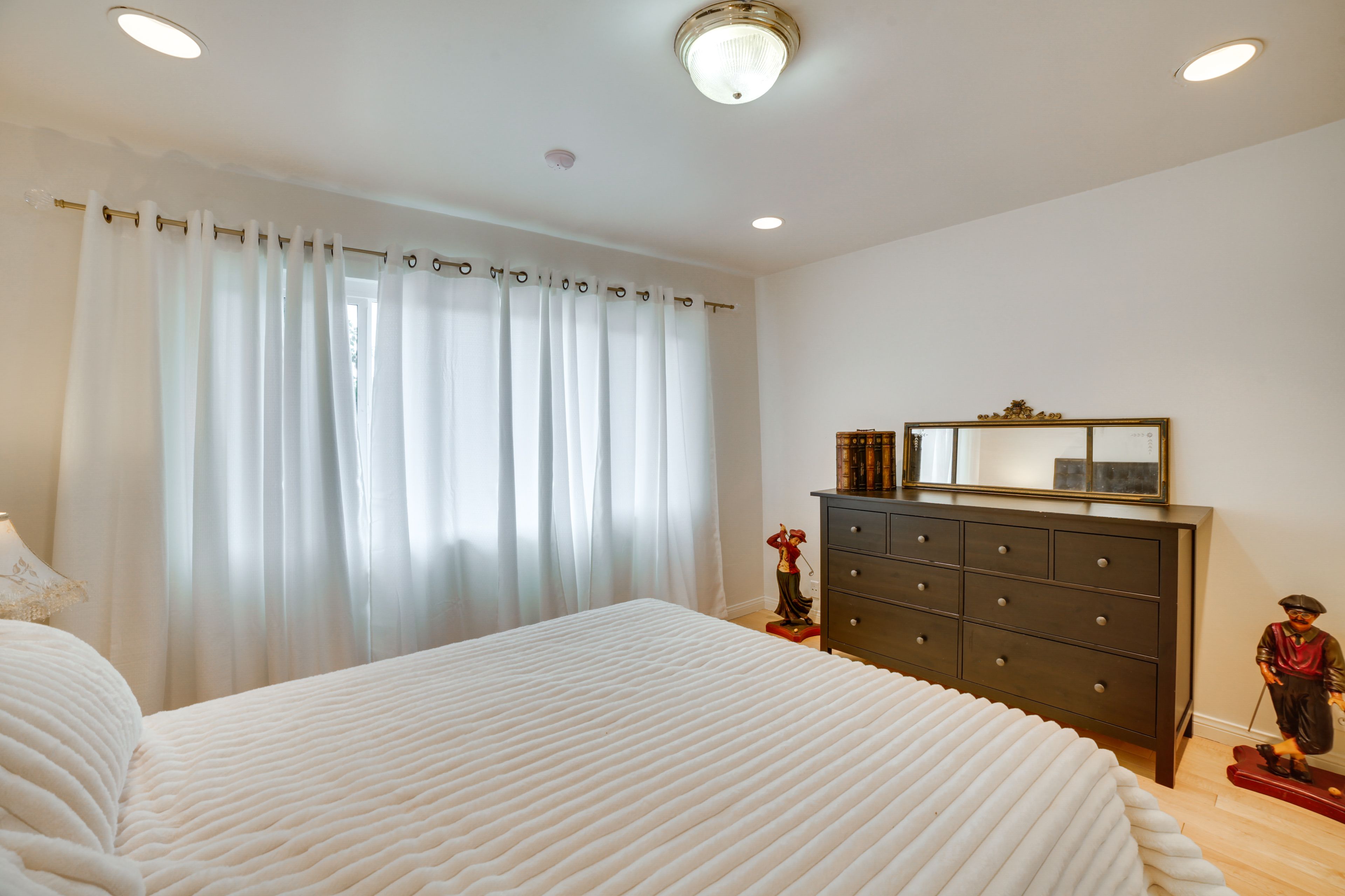 Bedroom 3 | Queen Bed