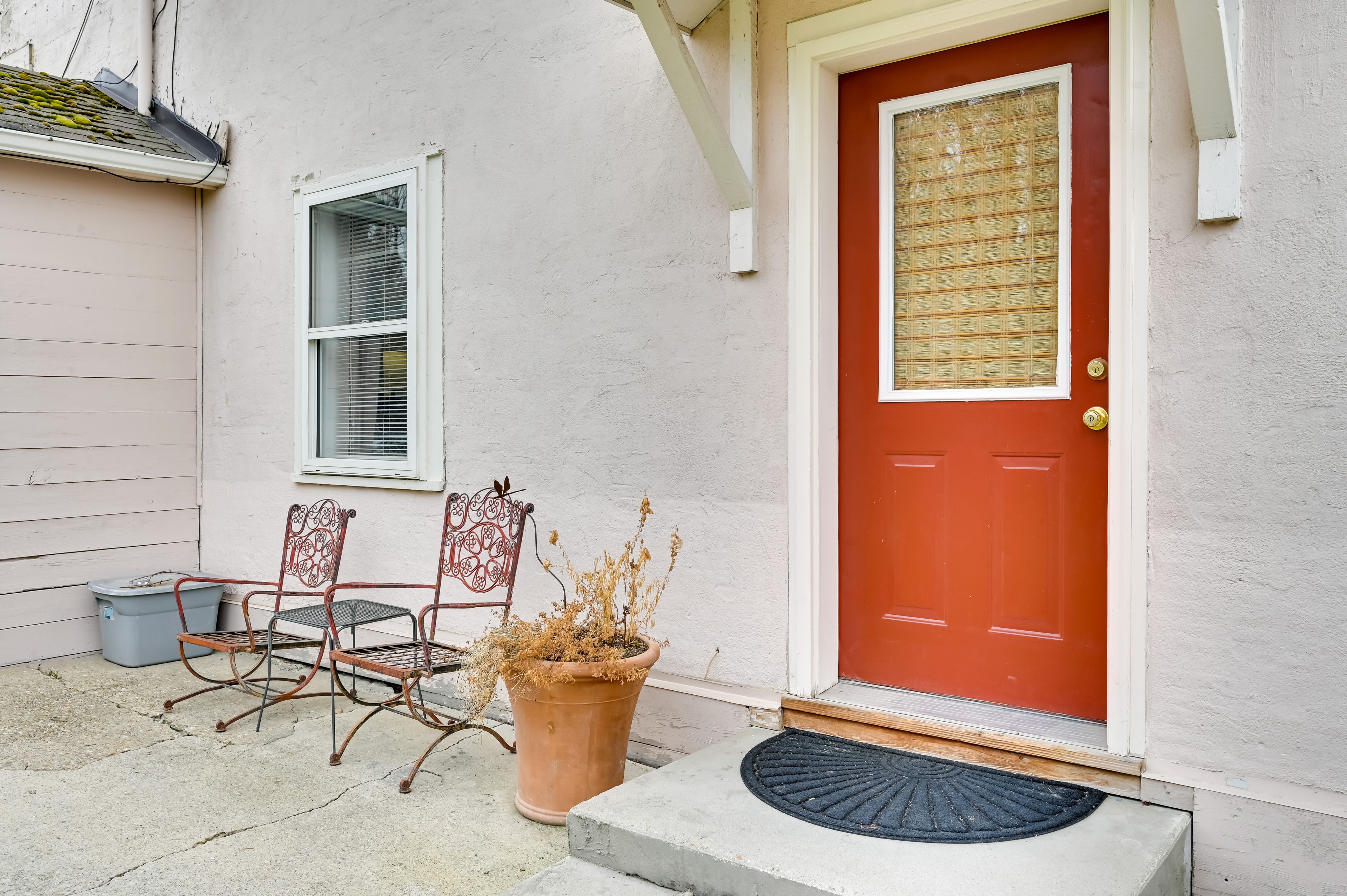 Front Entry | Private Patio | Gas & Charcoal Grills | Dining Area