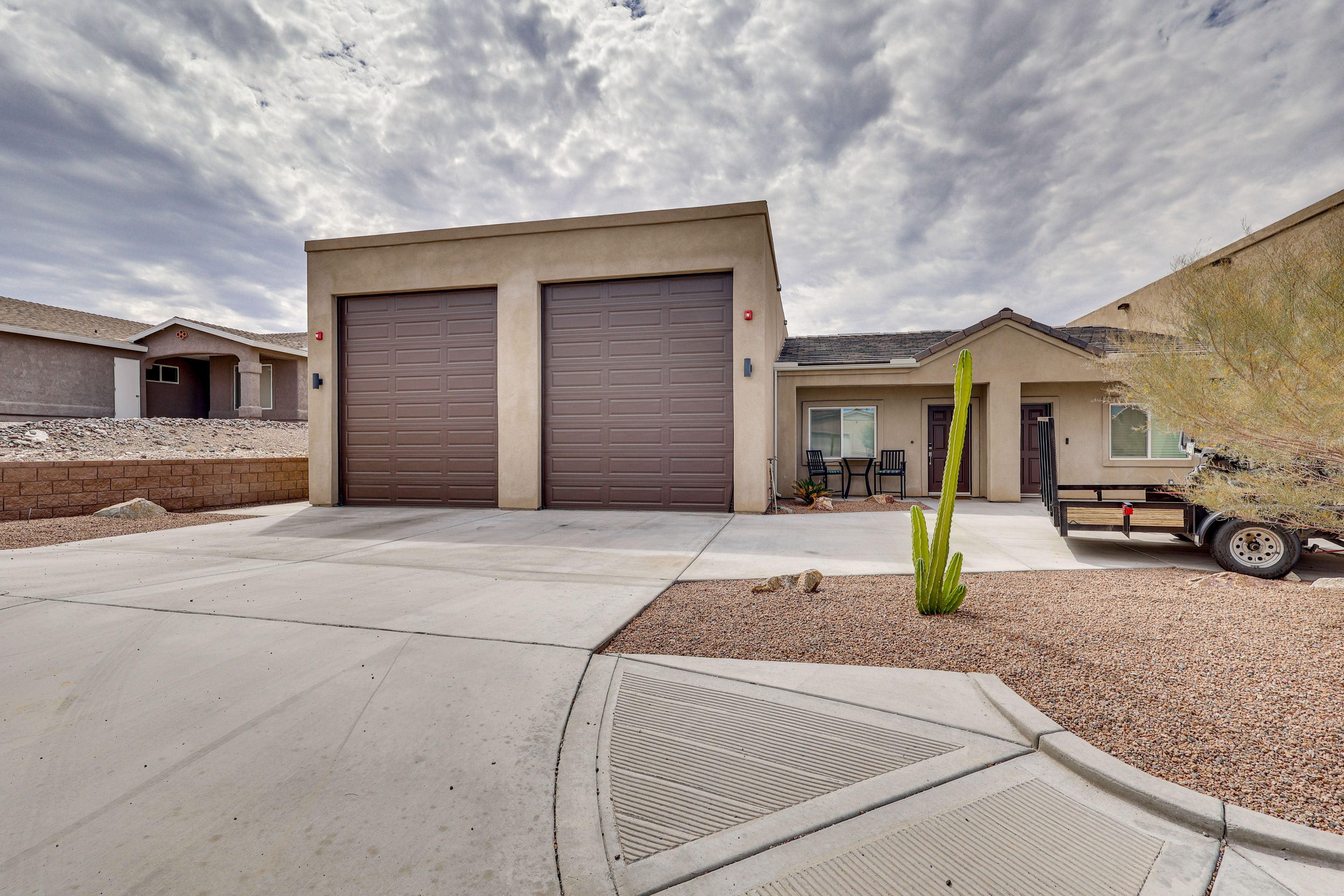 Exterior | Single-Story Condo | 4 Mi to McCulloch Boulevard