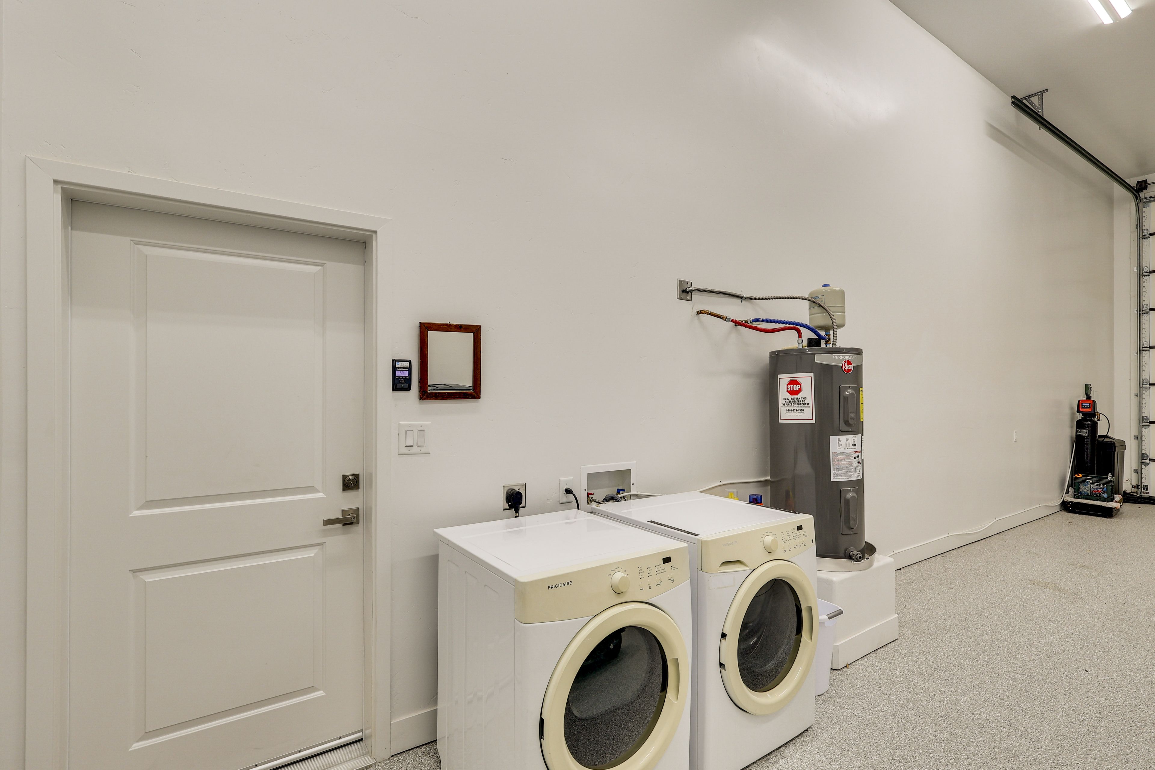 Garage Interior | Washer & Dryer