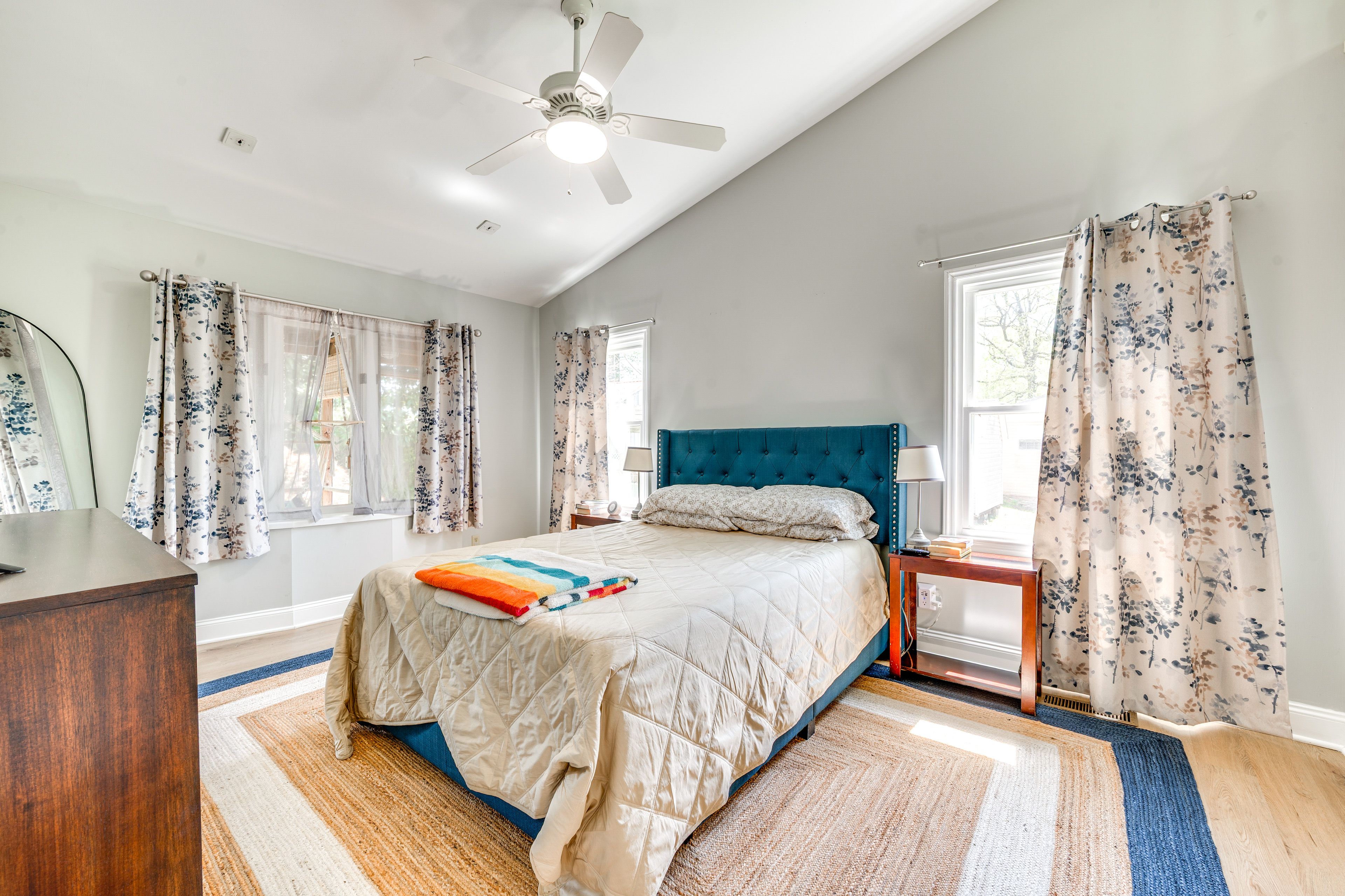 Bedroom 1 | Main Level | Queen Bed | Linens Provided