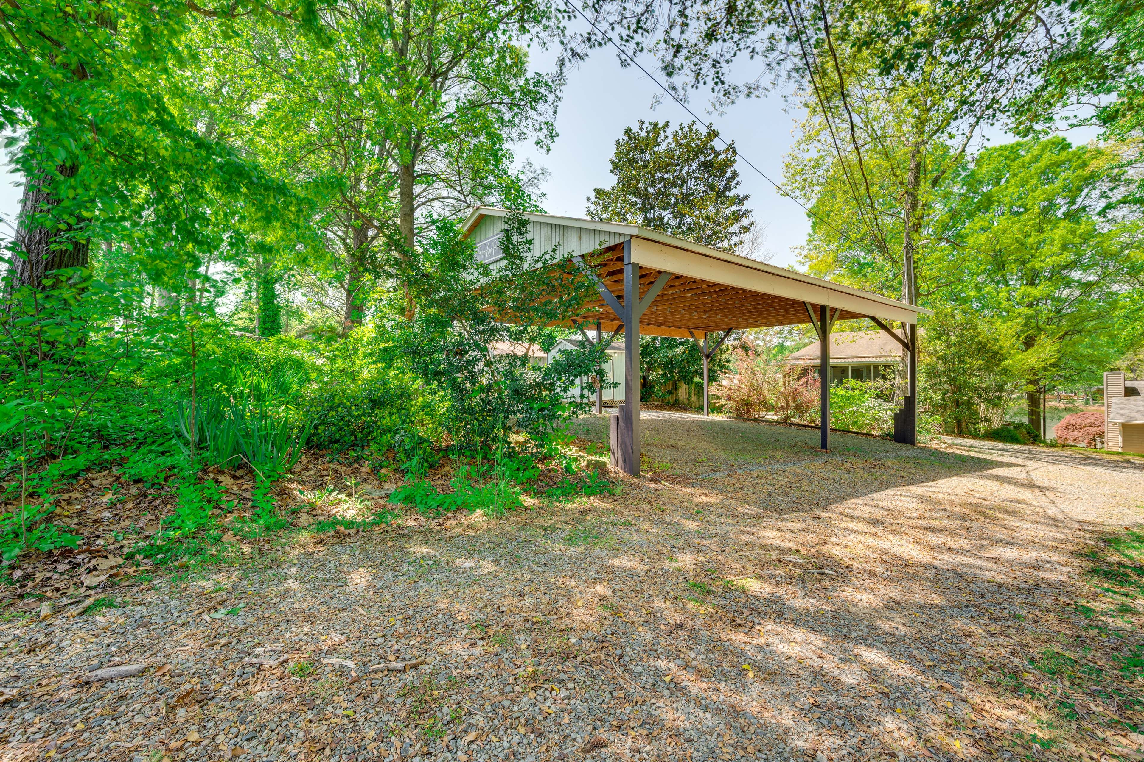 Parking | Carport (4 Vehicles) | Shared Driveway (4 Vehicles) | RV Parking