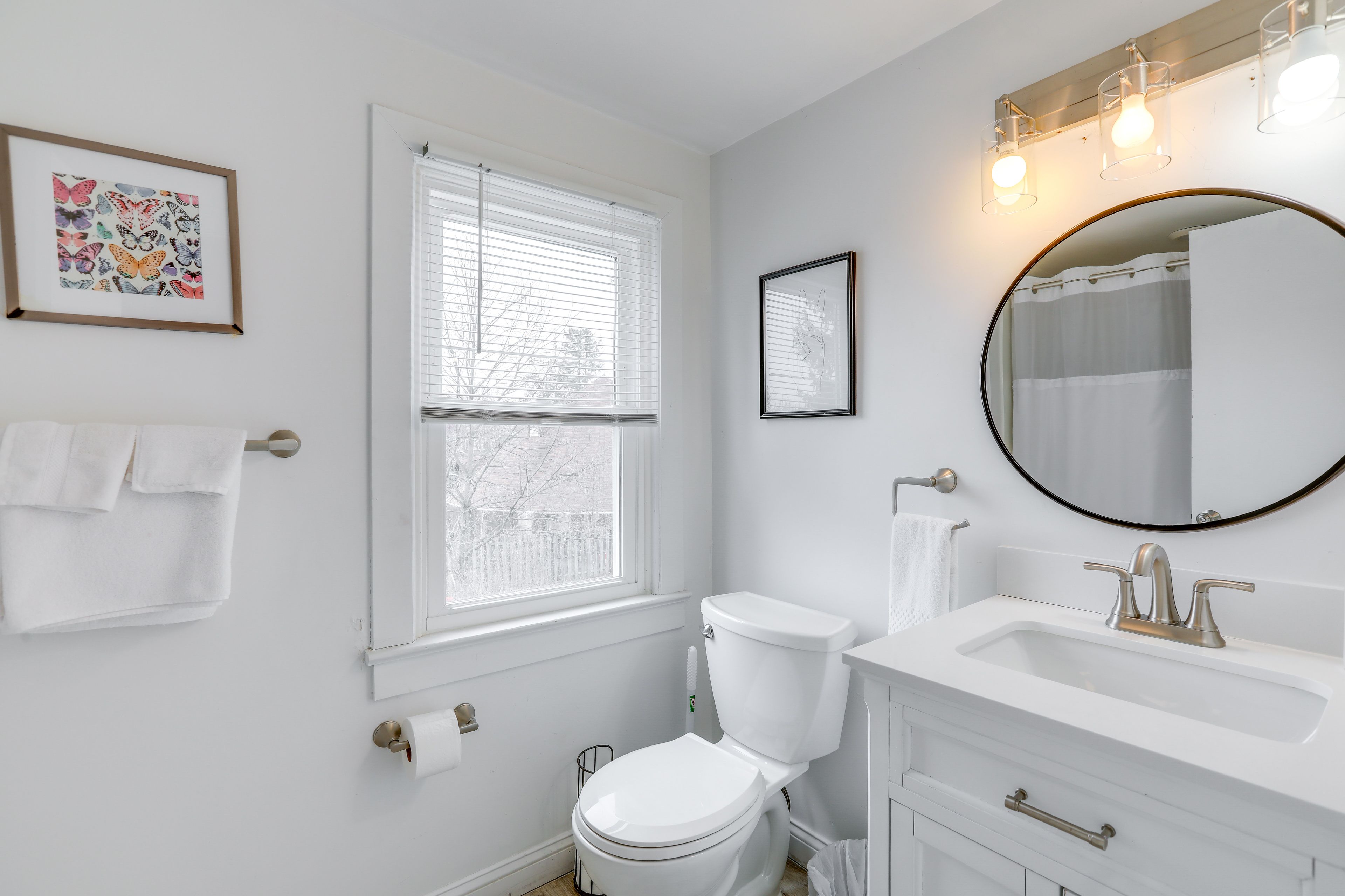Full Bathroom | 2nd Floor