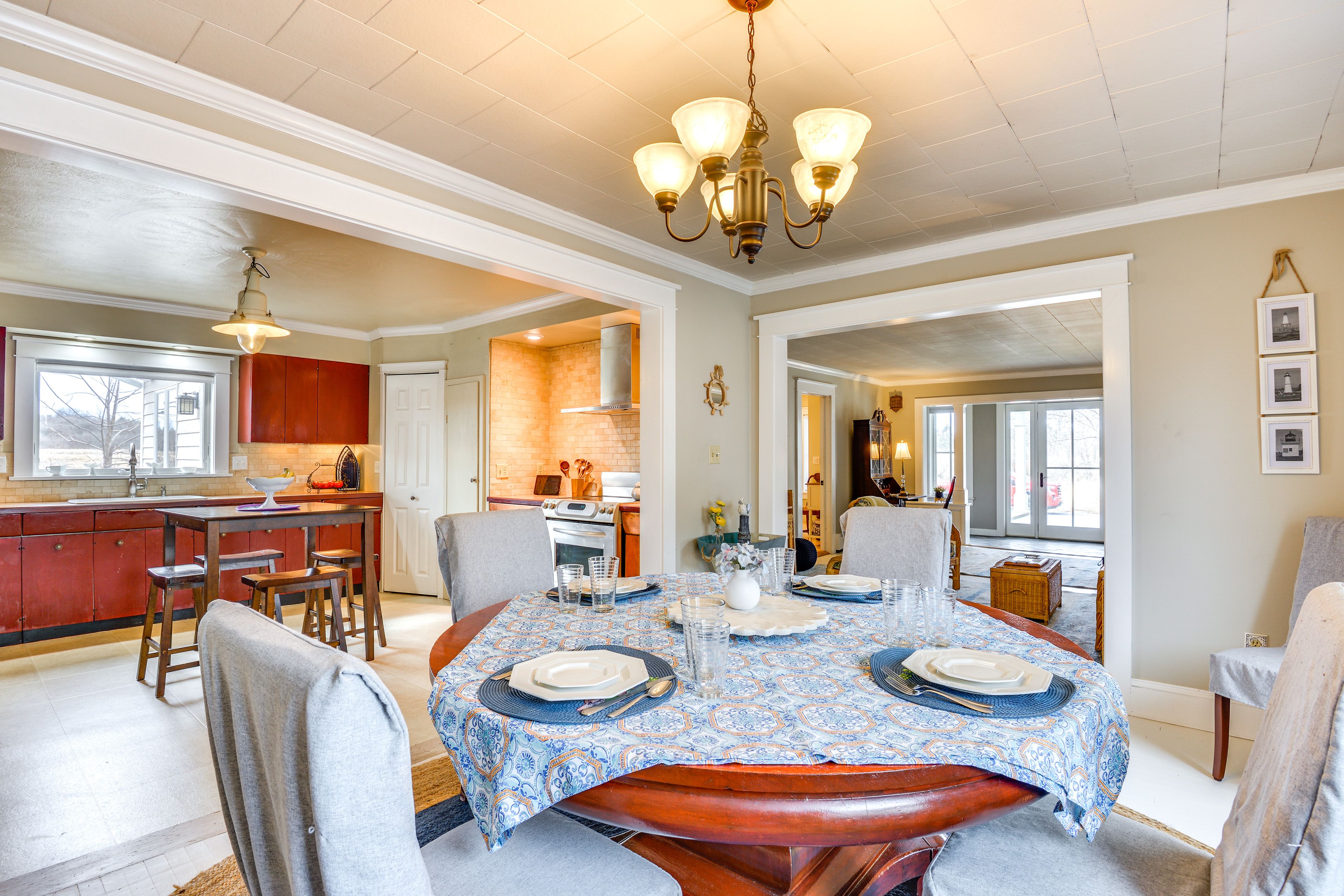 Dining Room | 1st Floor | Dishware & Flatware