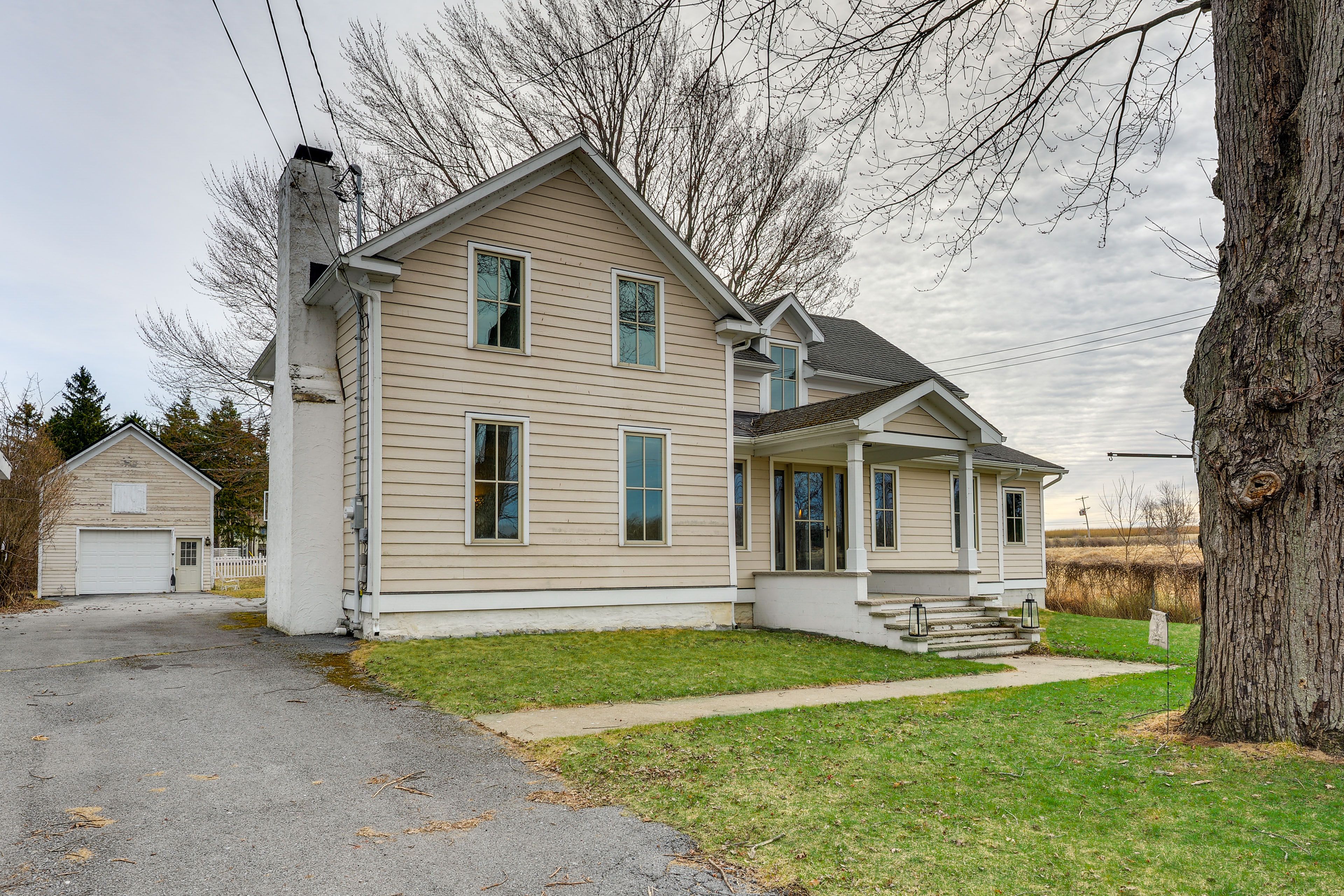 Parking | Driveway (2 Vehicles)