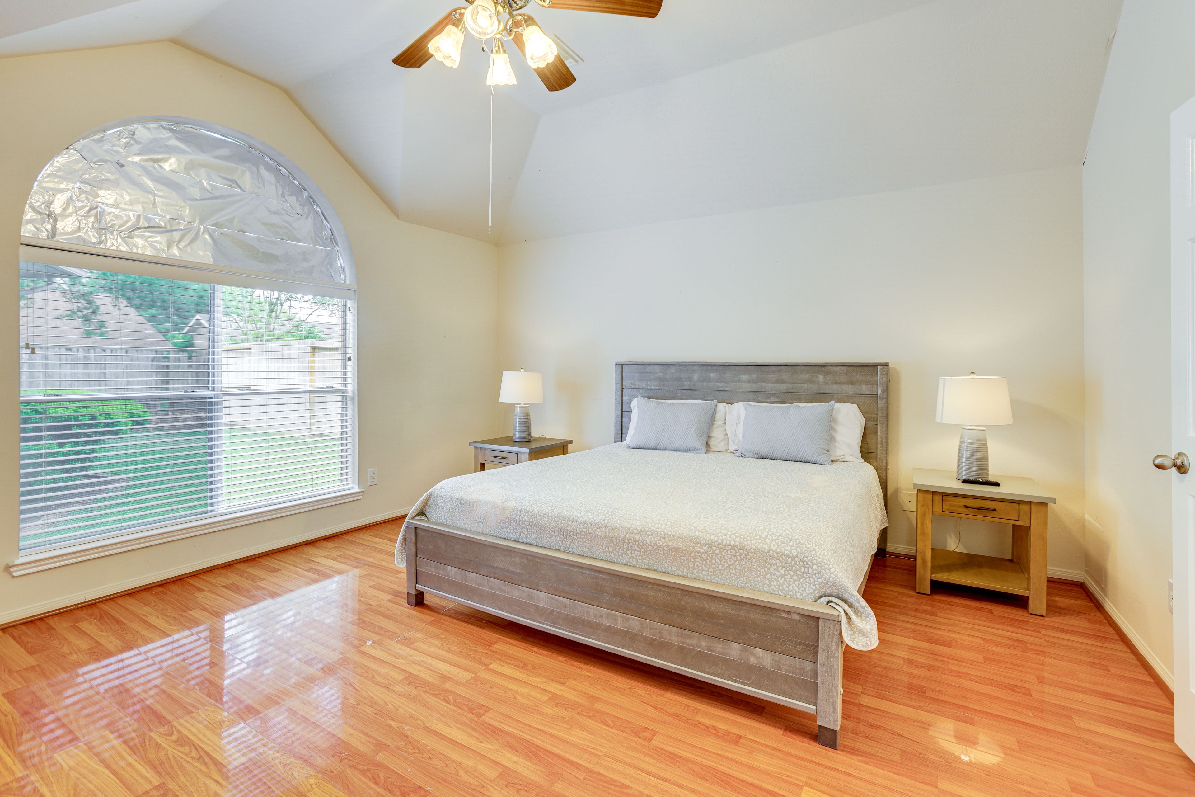 Bedroom 1 | King Bed | Smart TV | Linens Provided
