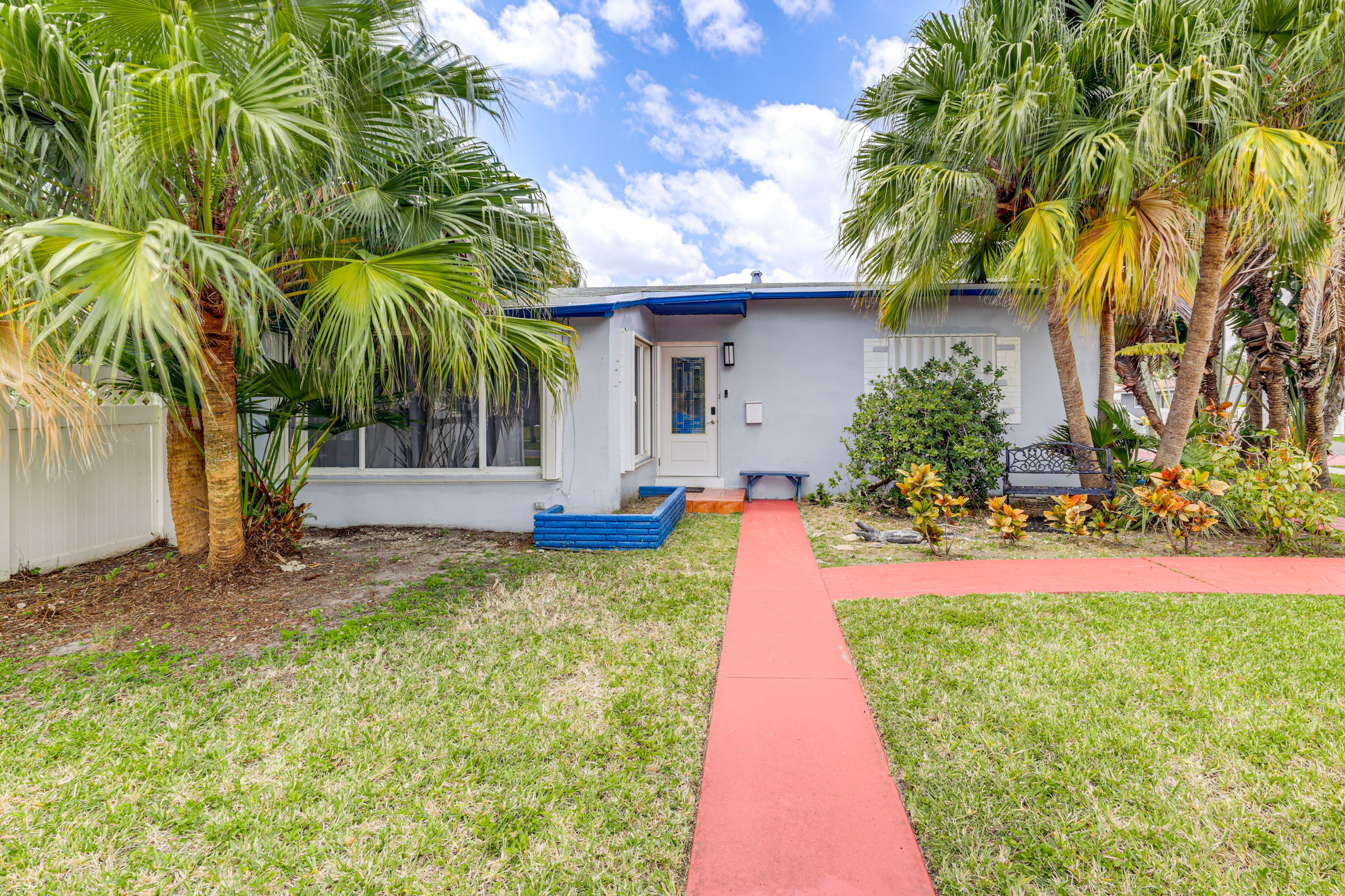 Hallandale Beach Vacation Rental | Studio | 1BA | 2 Steps to Enter | 200 Sq Ft