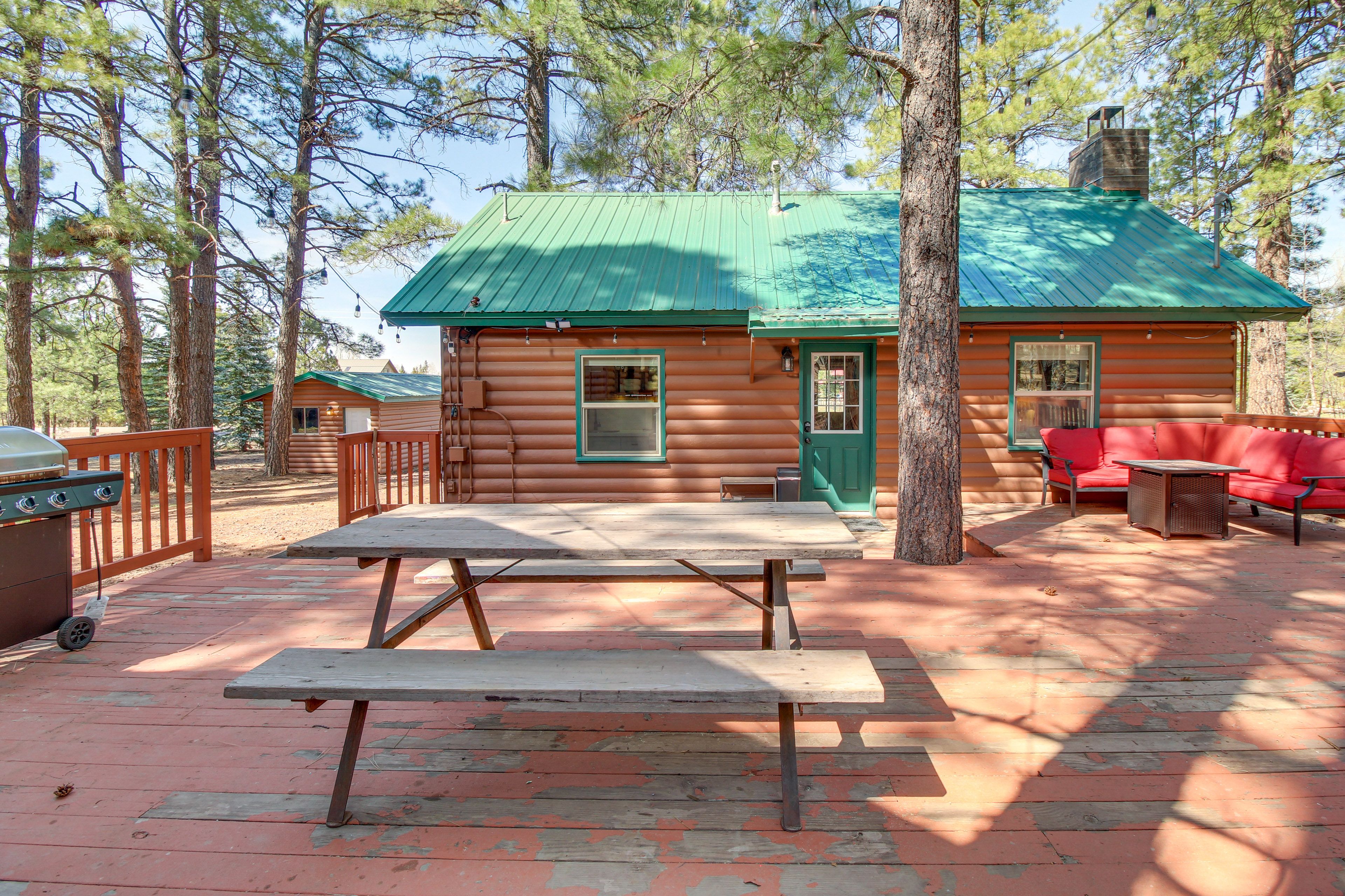 Pinetop Vacation Rental | 3BR | 2BA | 1,100 Sq Ft | Stairs Required