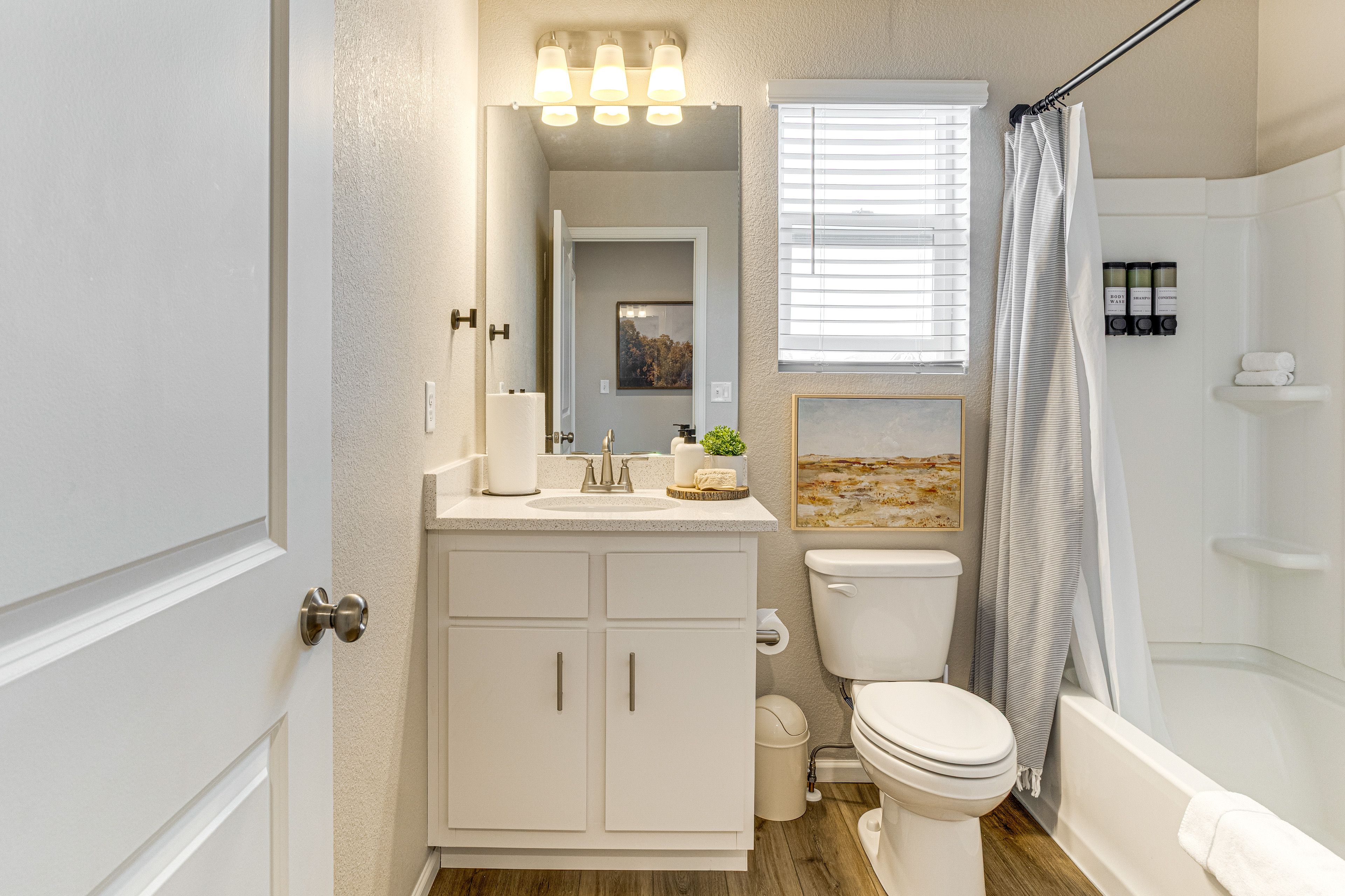 Full Bathroom | 2nd Floor