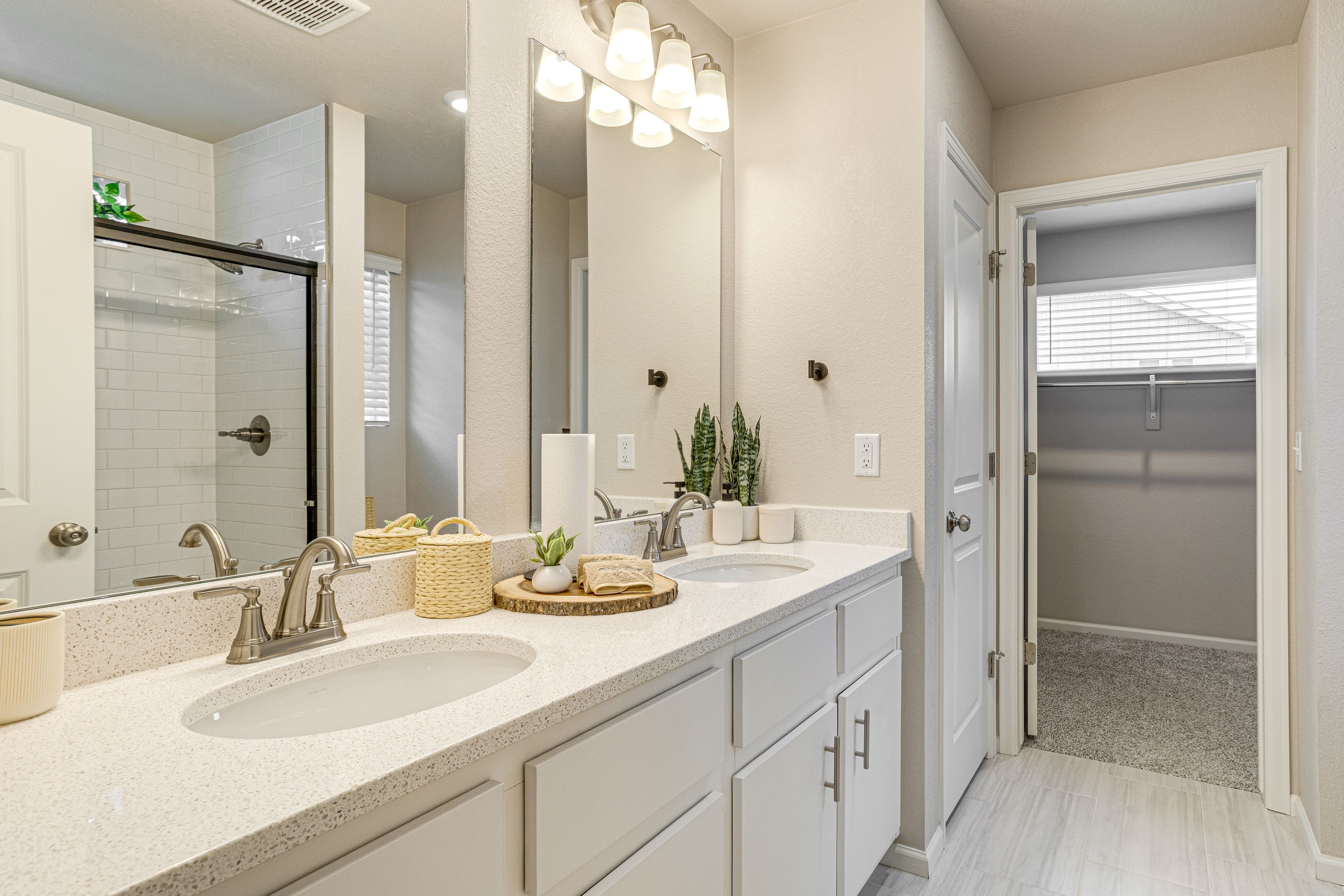 Full Bathroom | 3rd Floor
