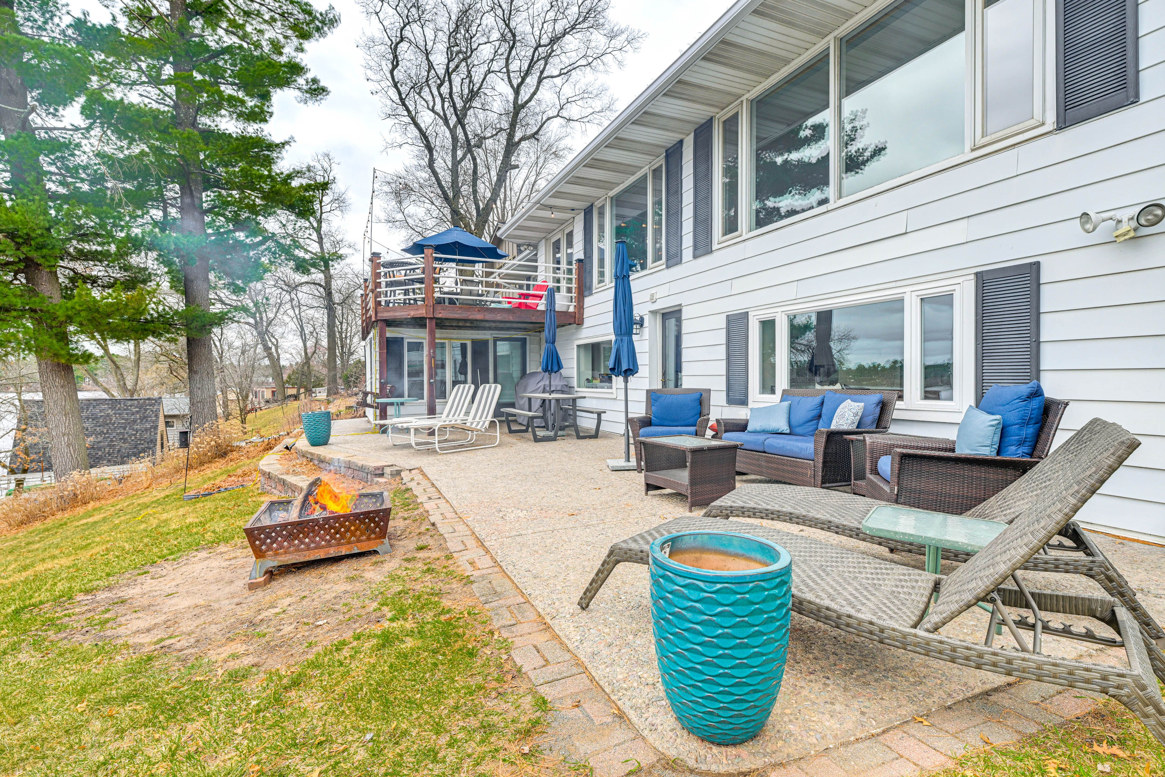 Patio | Lounge Seating