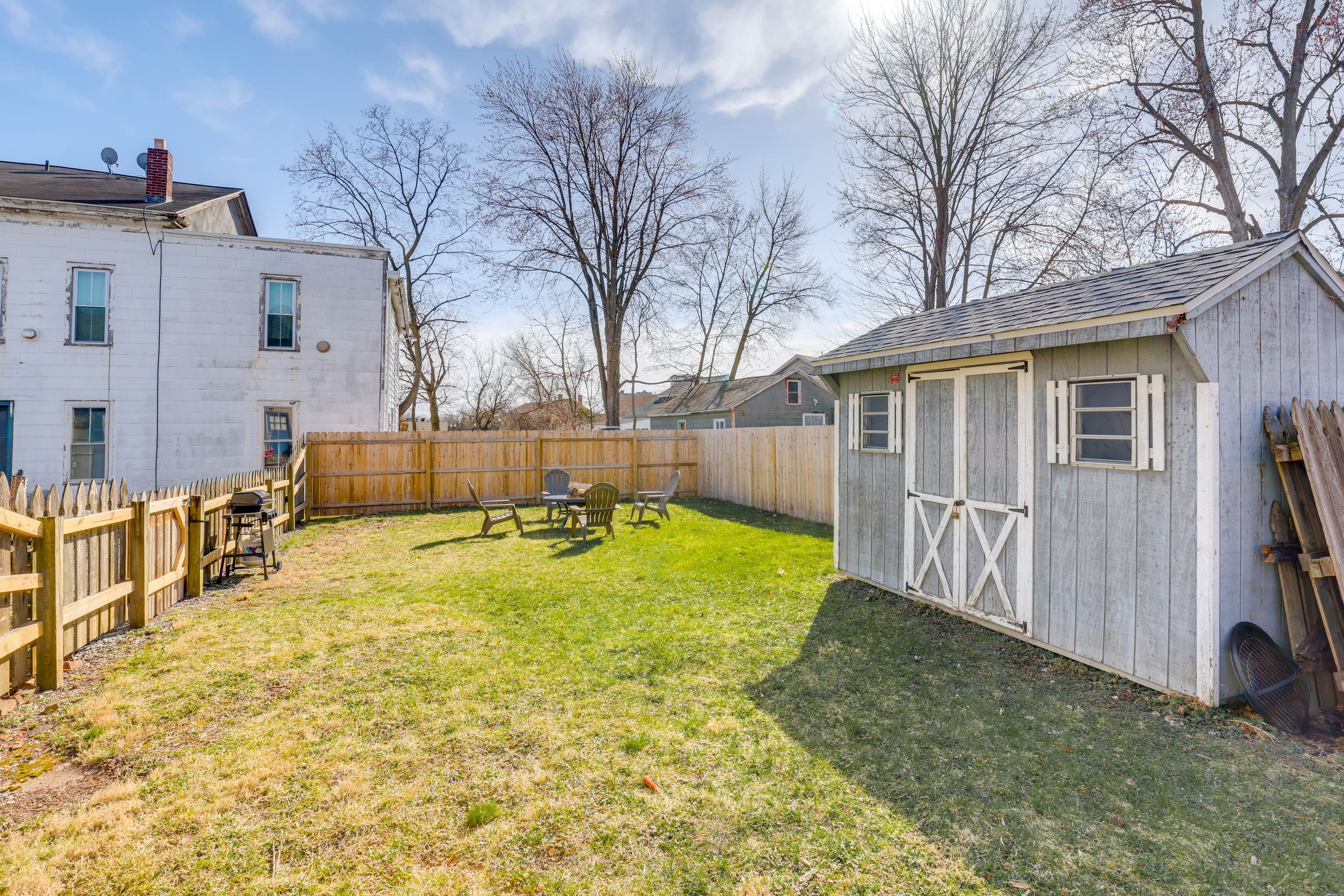 Apartment Exterior | Fire Pit | Gas Grill | Fenced Yard