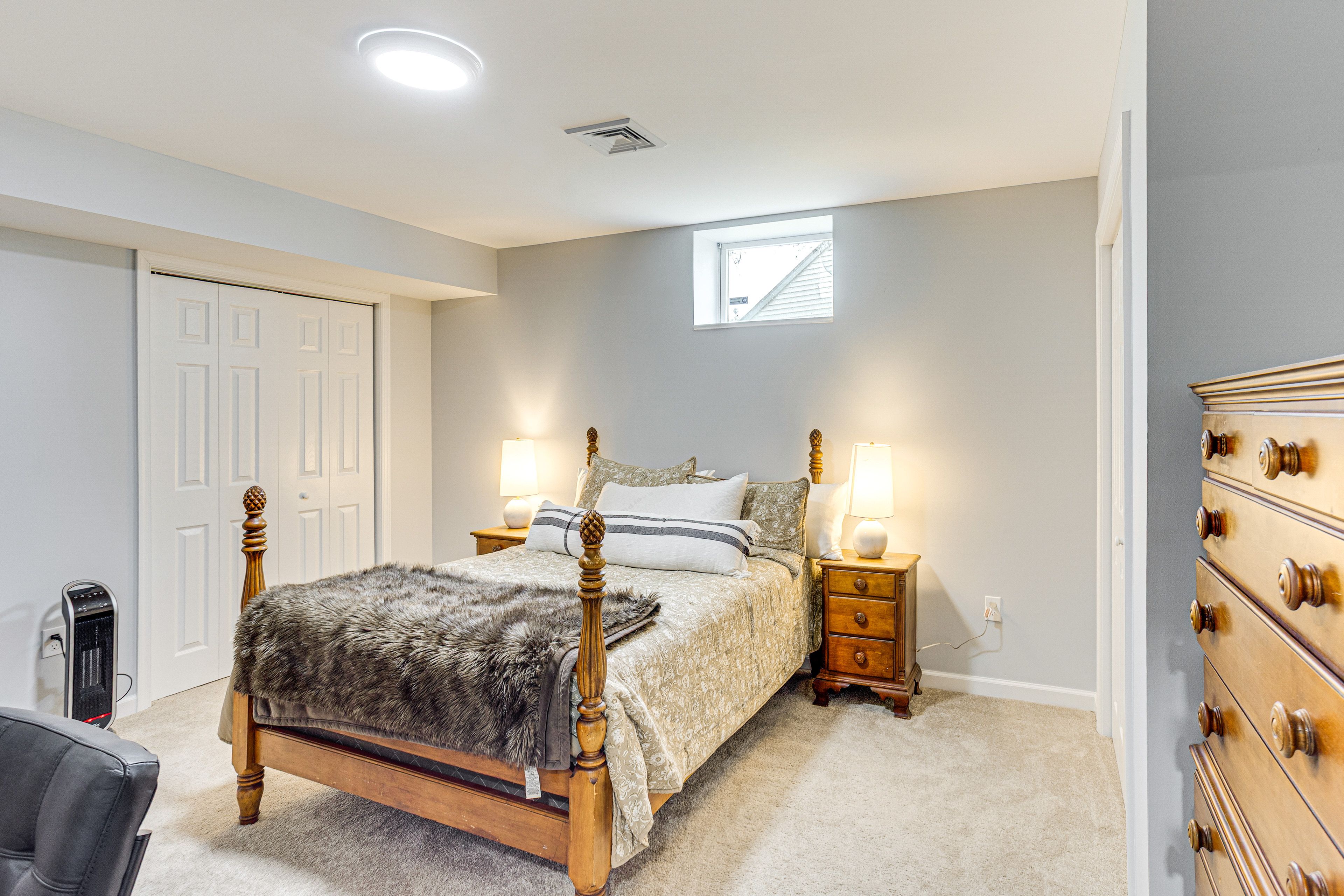 Bedroom 4 | Basement | Full Bed | Desk
