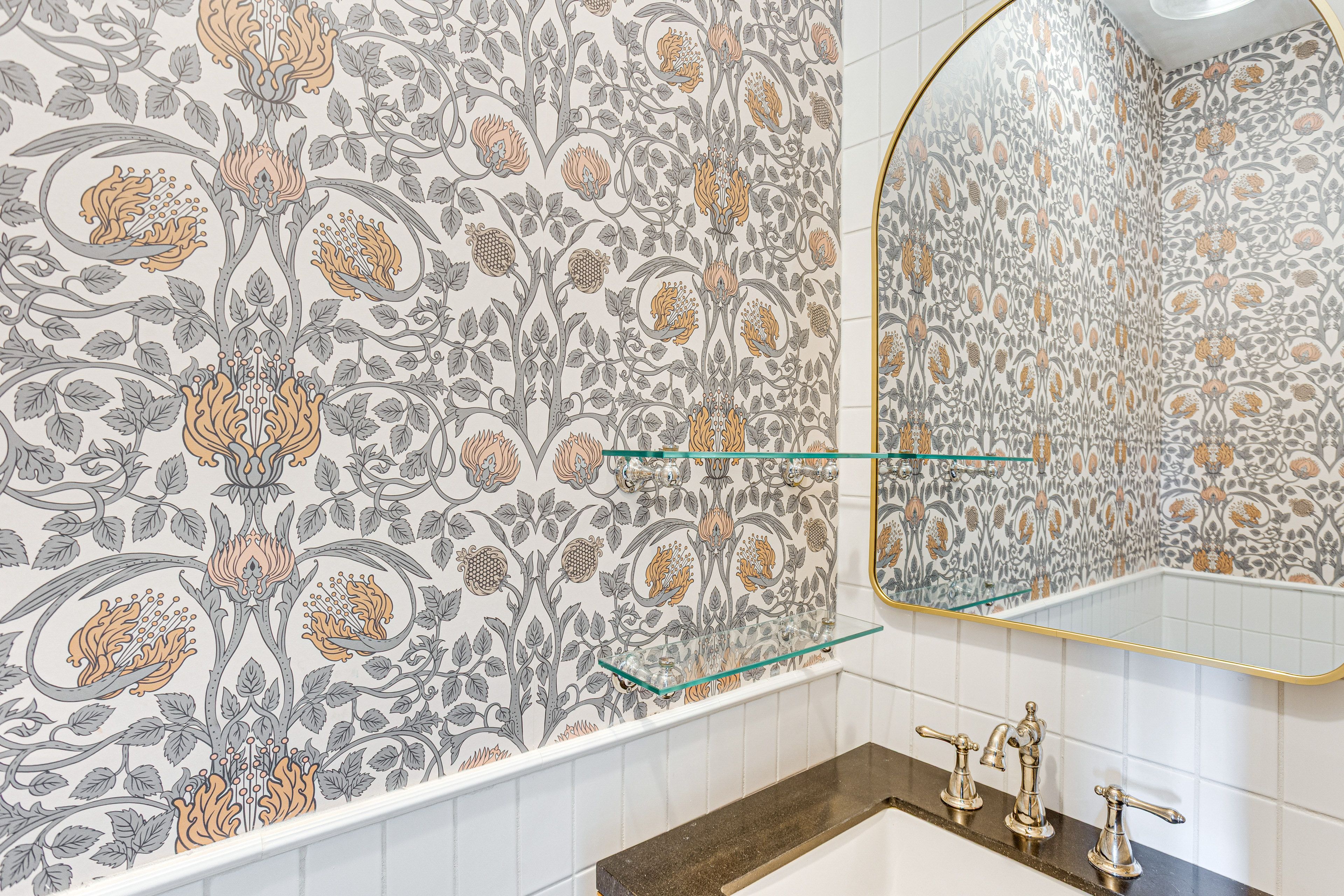 Half Bathroom | 1st Floor | Complimentary Toiletries | Towels Provided