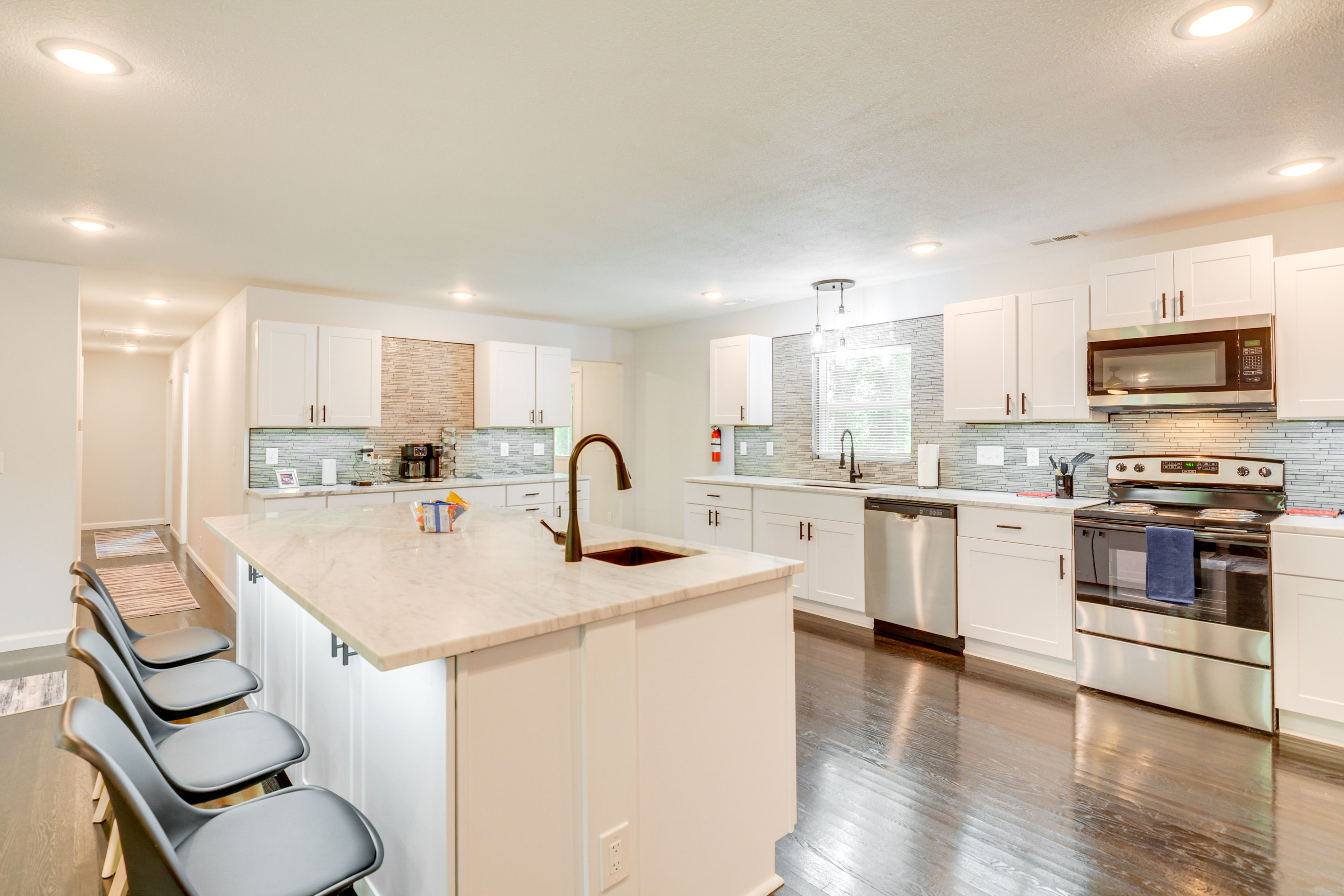 Kitchen | Cooking Basics | Drip & Pod Coffee Makers | Microwave | Toaster