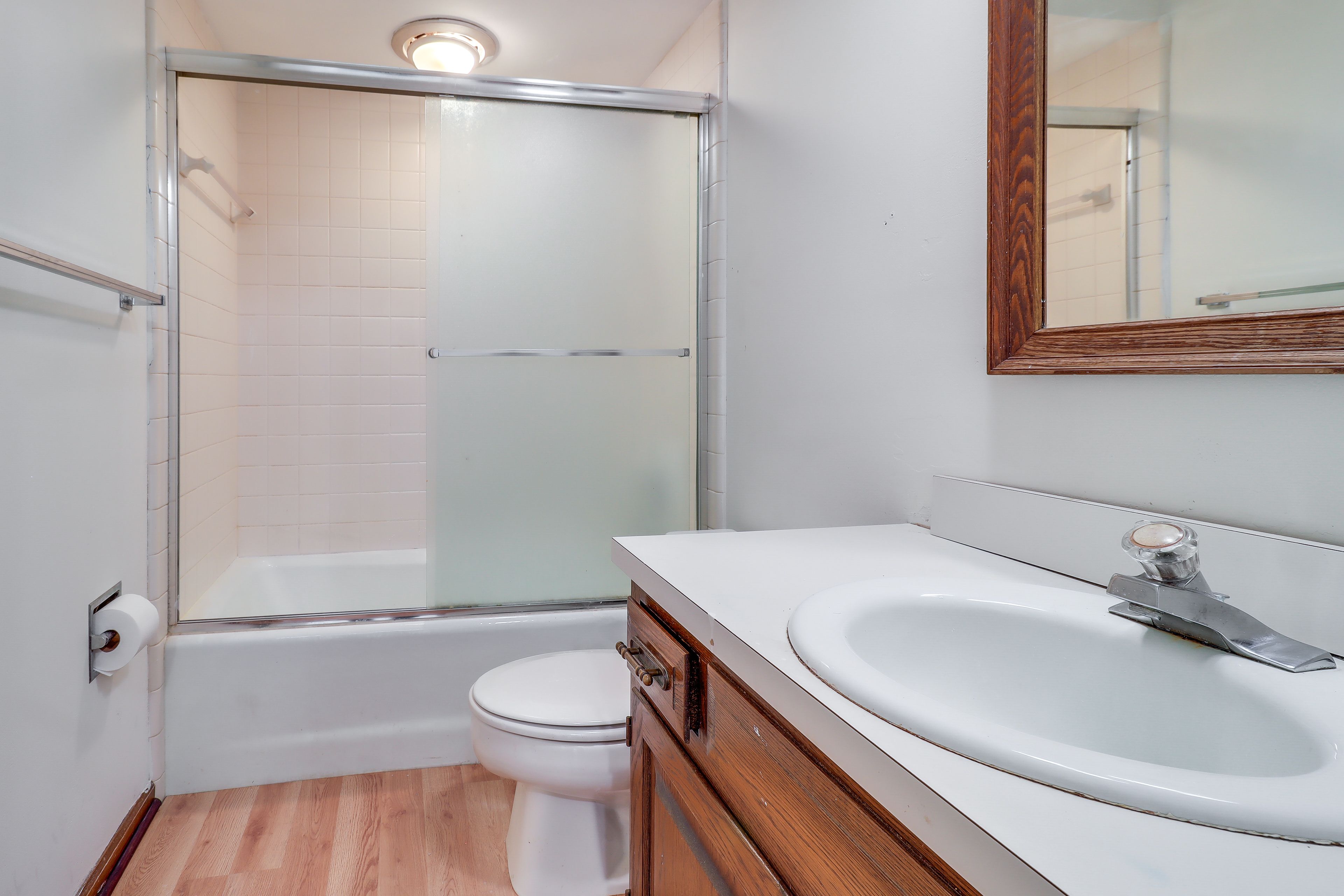 Full Bathroom