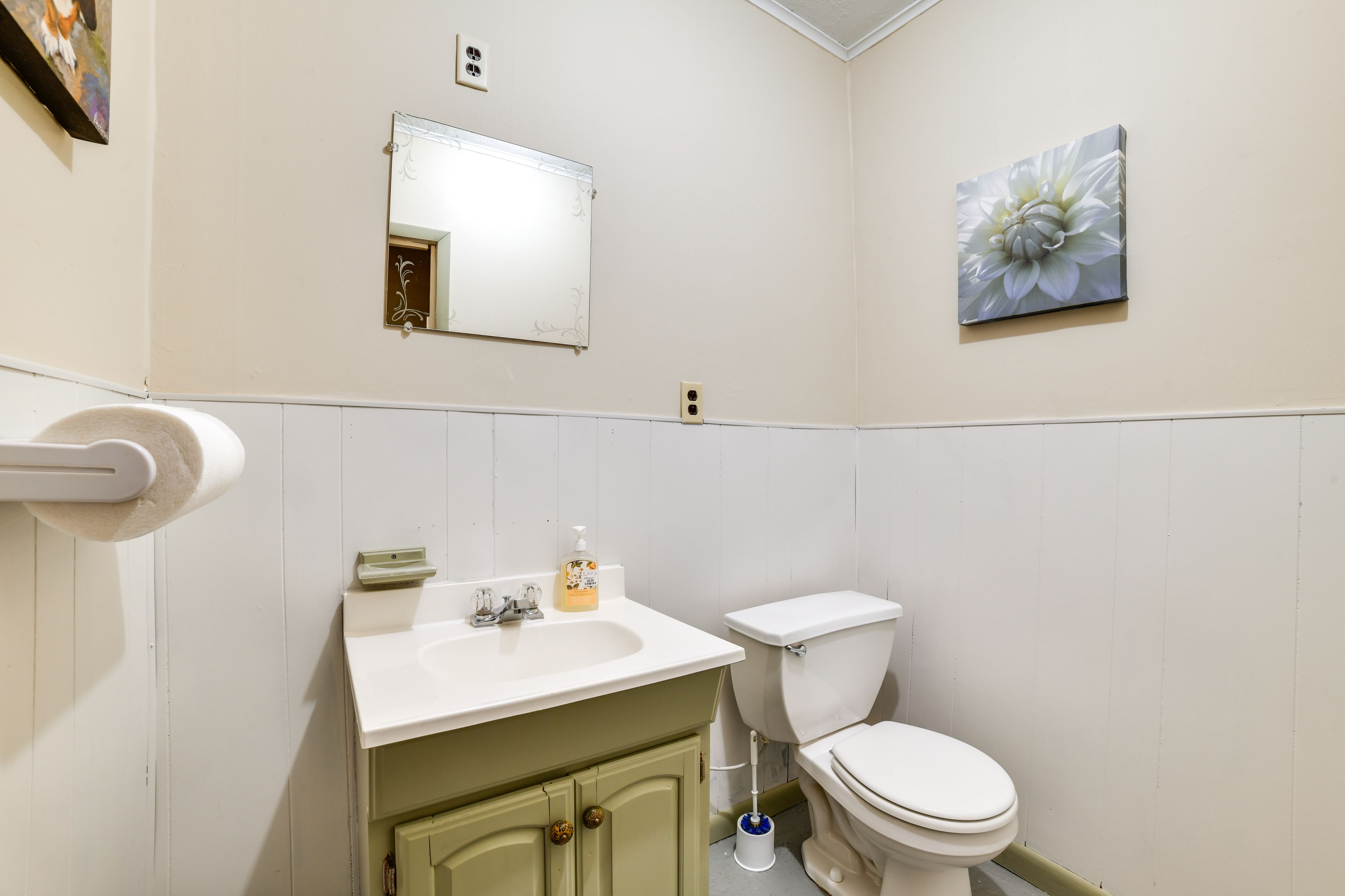 Half Bathroom | 1st Floor