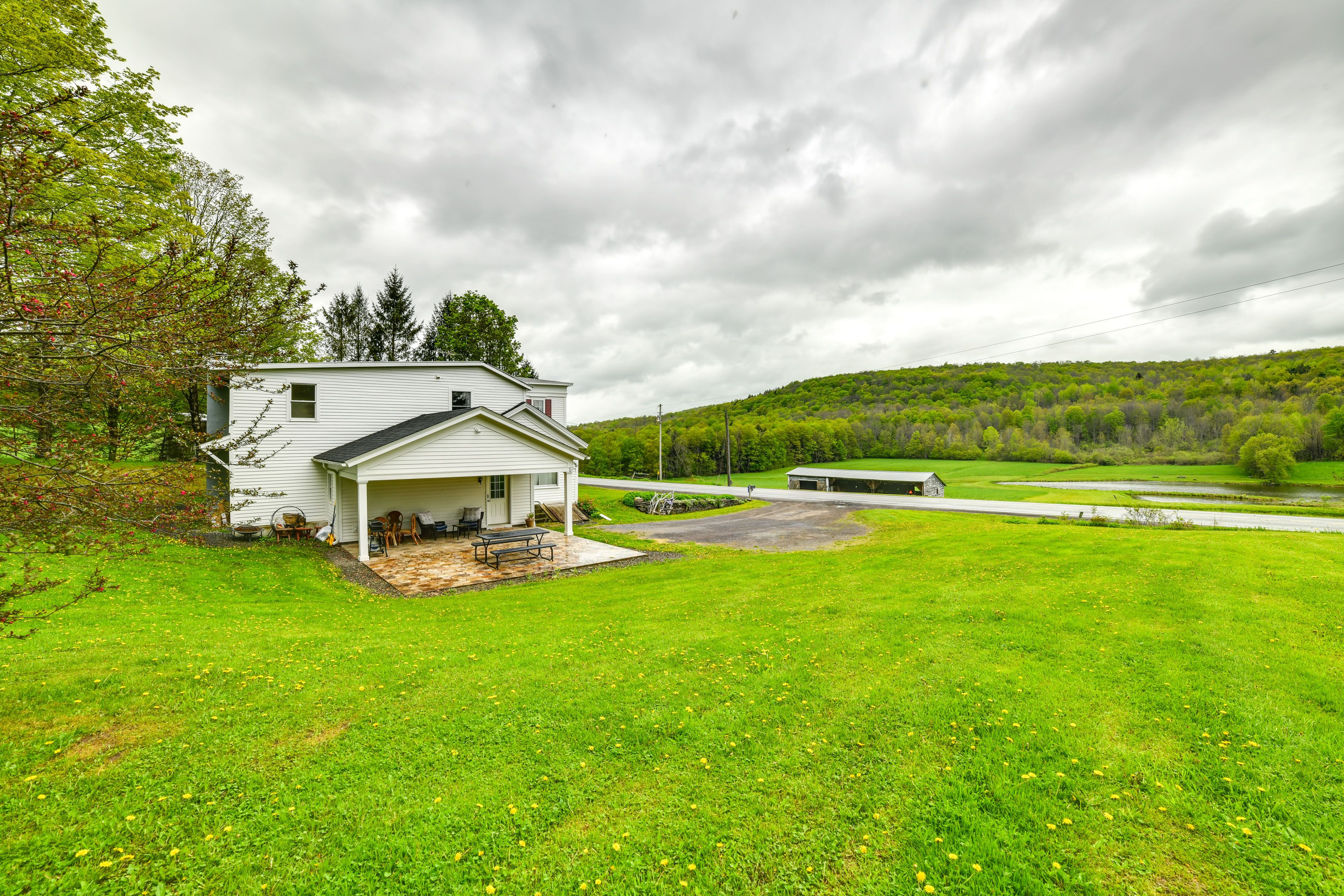 Large Yard | Parking | Driveway (6 Vehicles) | Addt'l Parking (6 Vehicles)