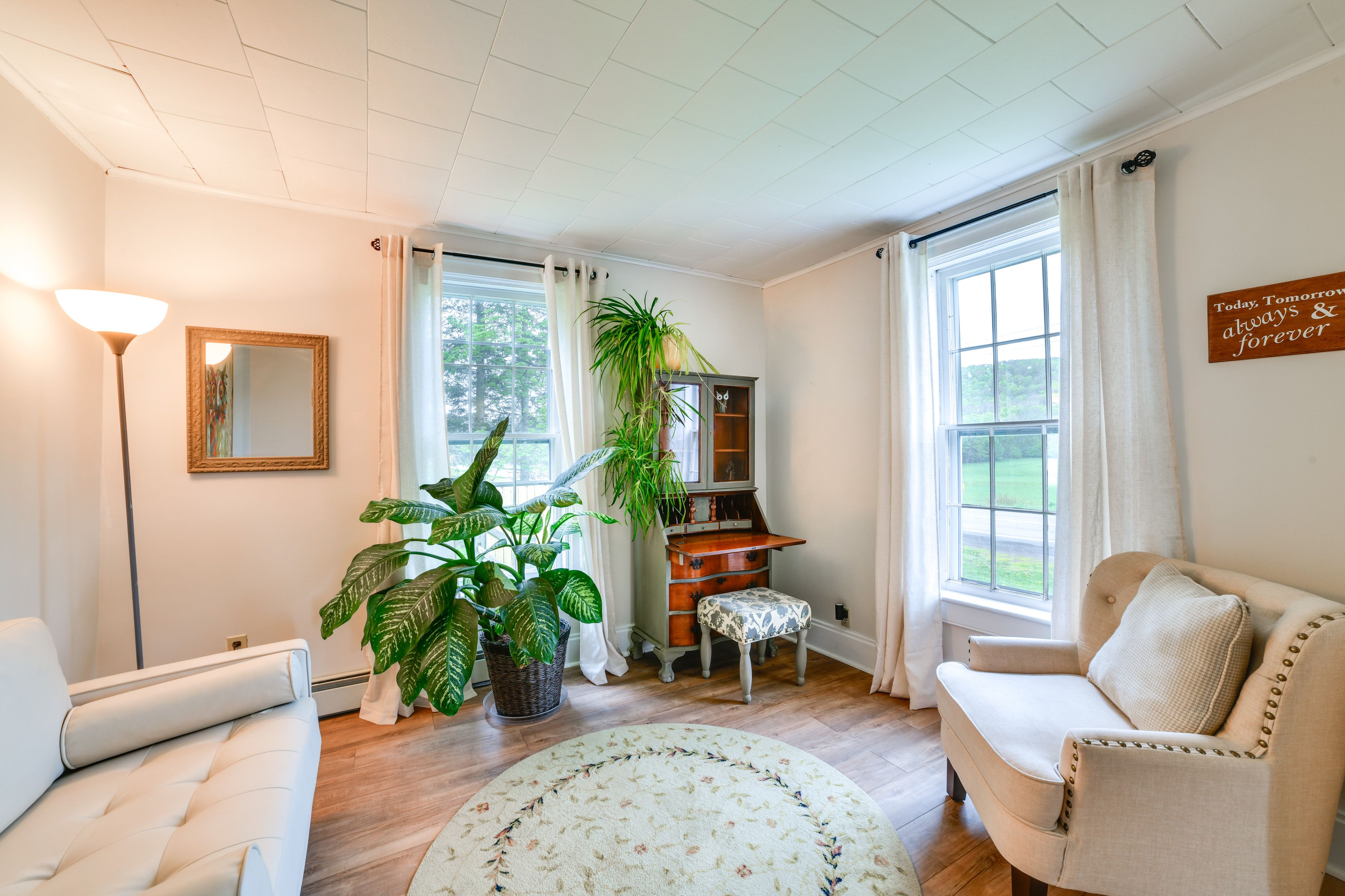 Den | 1st Floor
