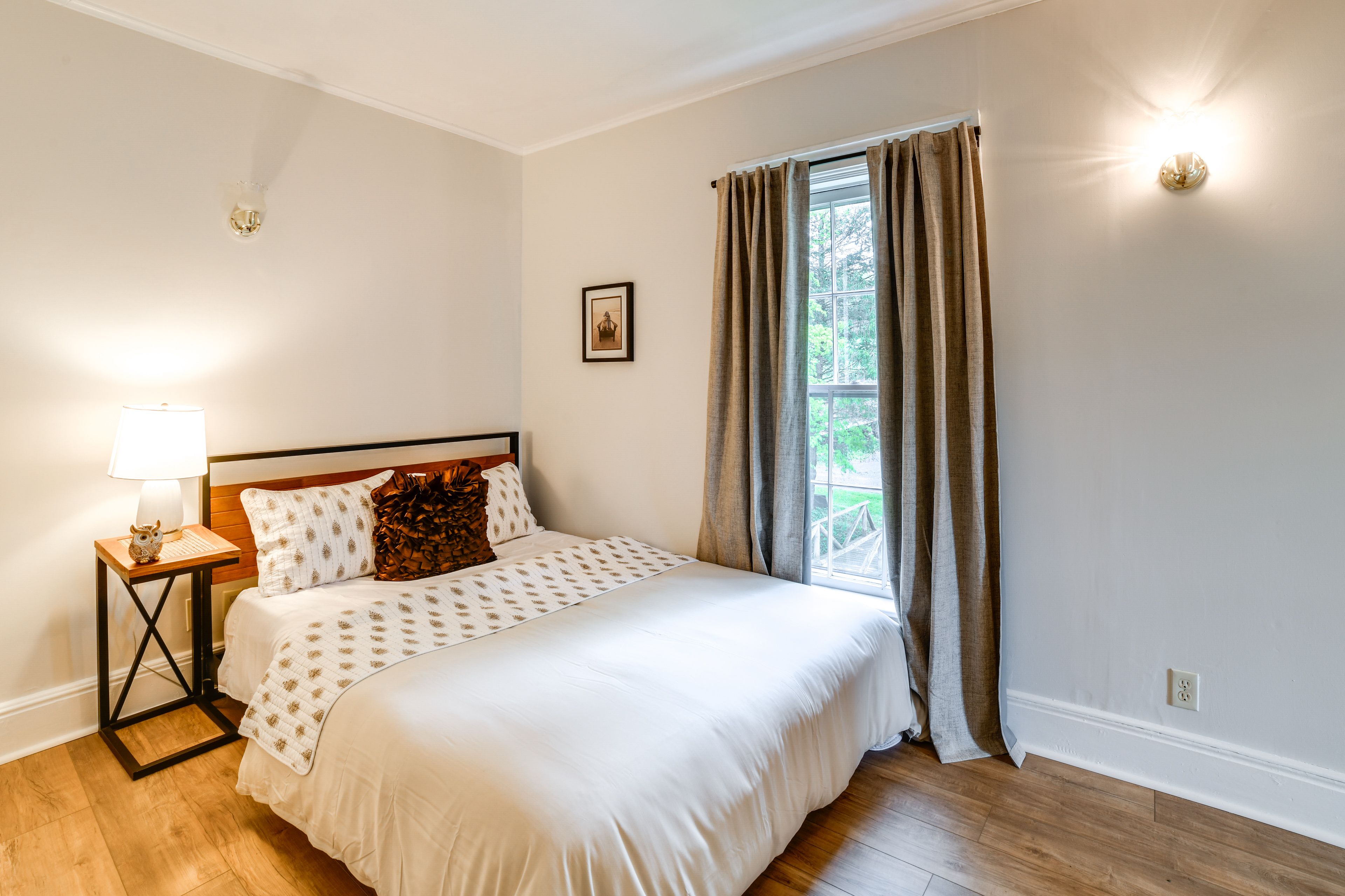 Bedroom 6 | 2nd Floor | Queen Bed