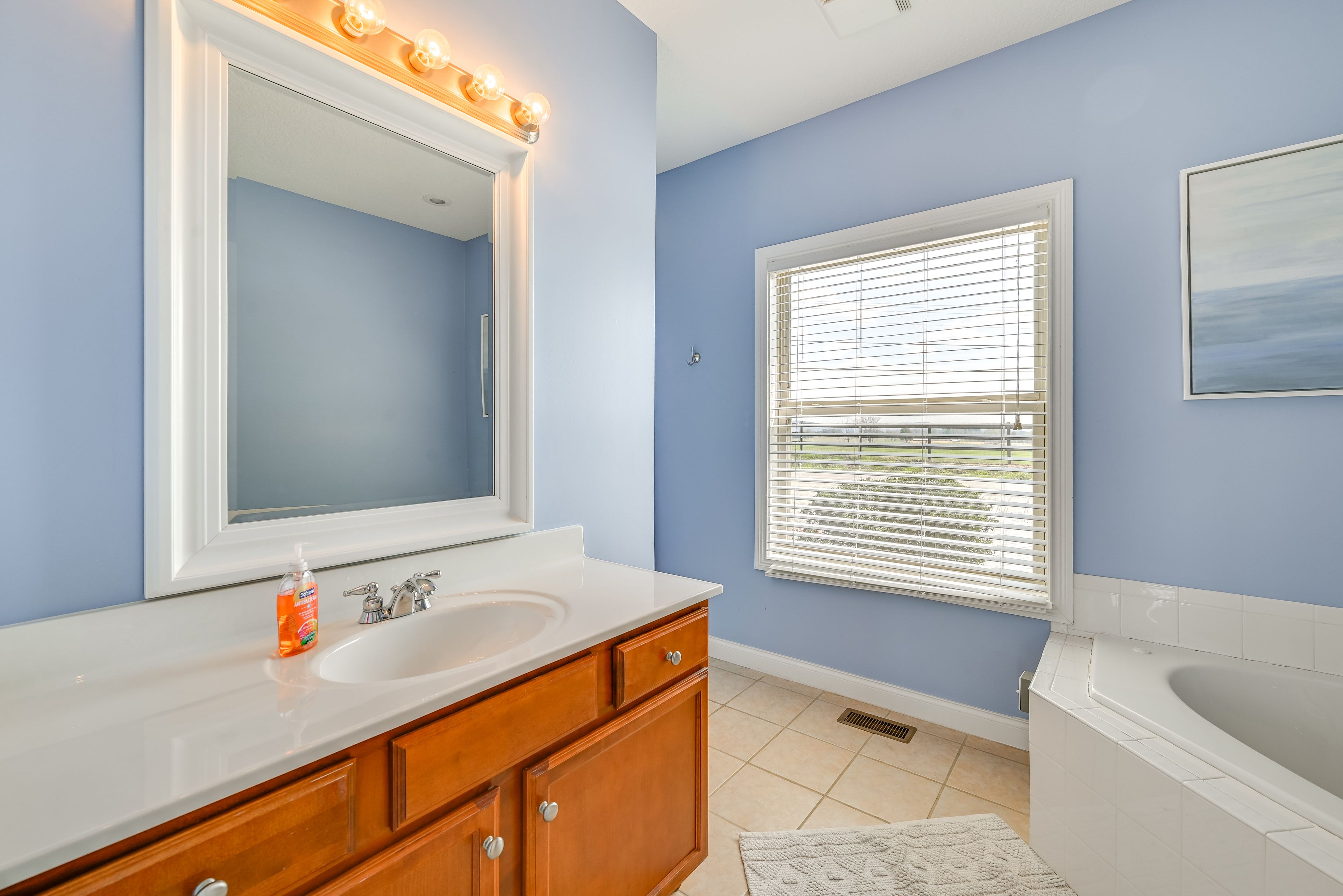 Full Bathroom | 1st Floor