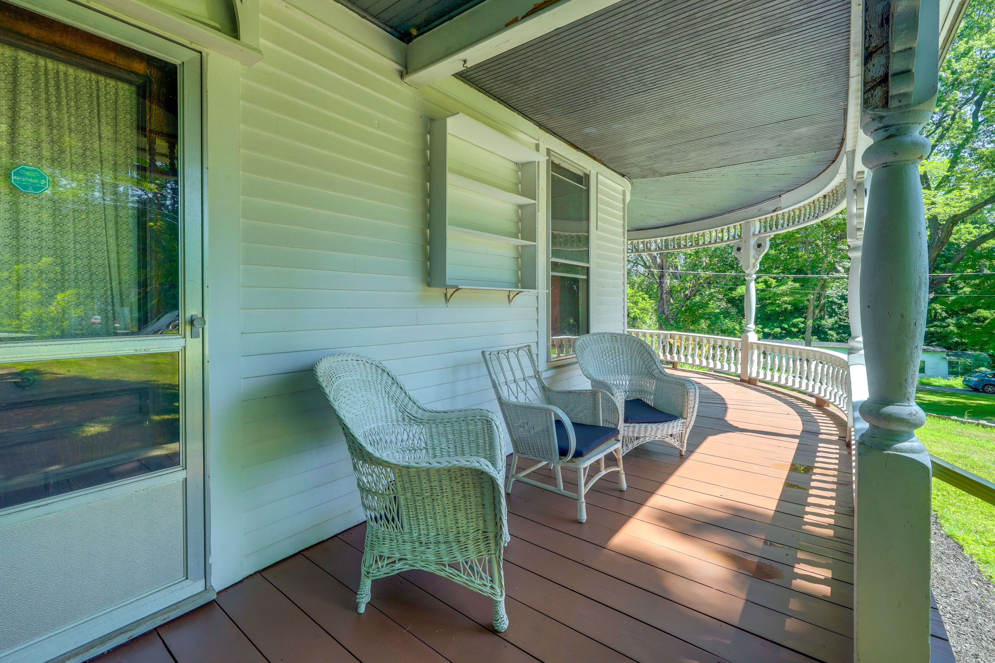 Furnished Front Porch