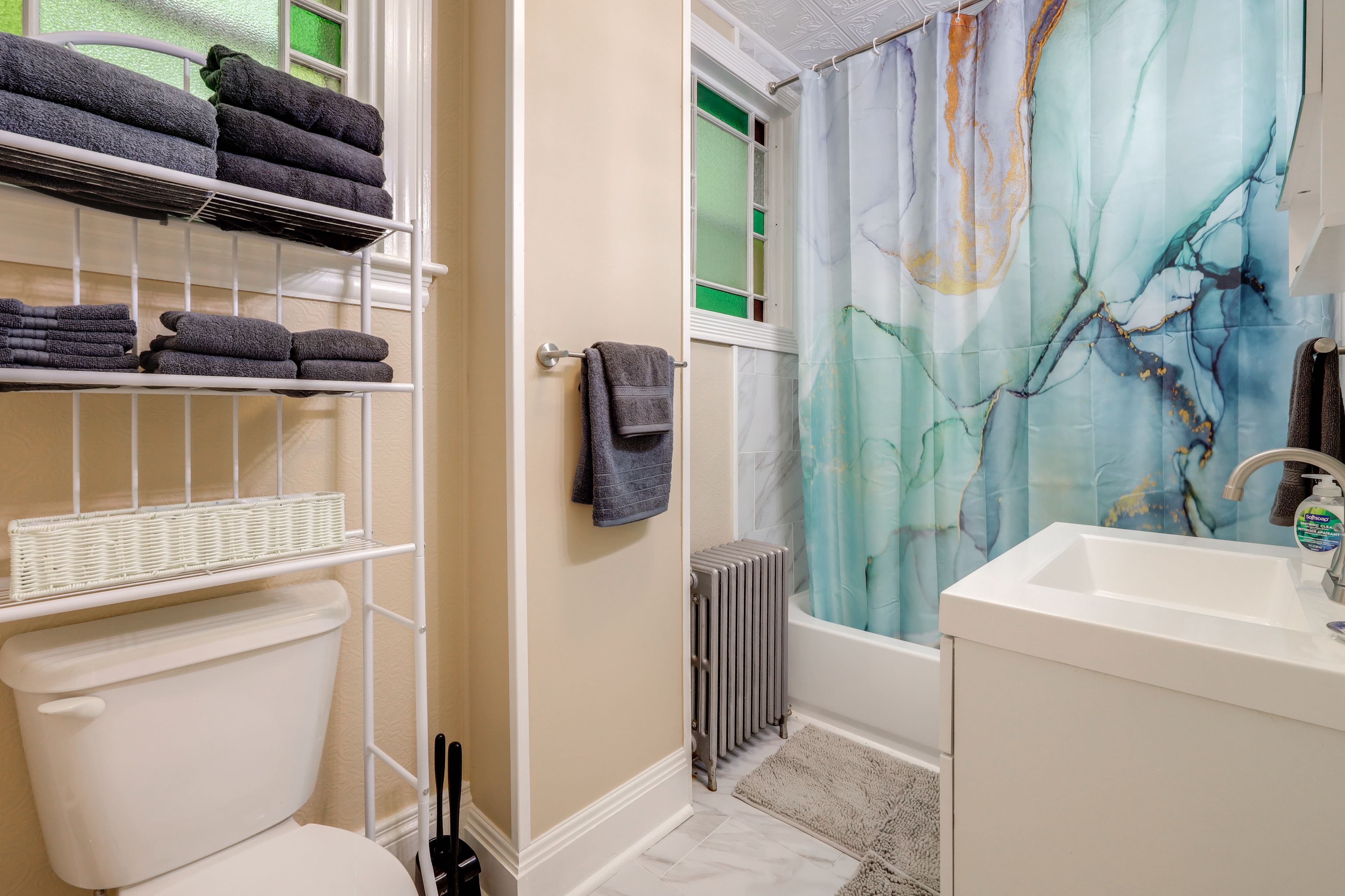 Full Bathroom | 1st Floor