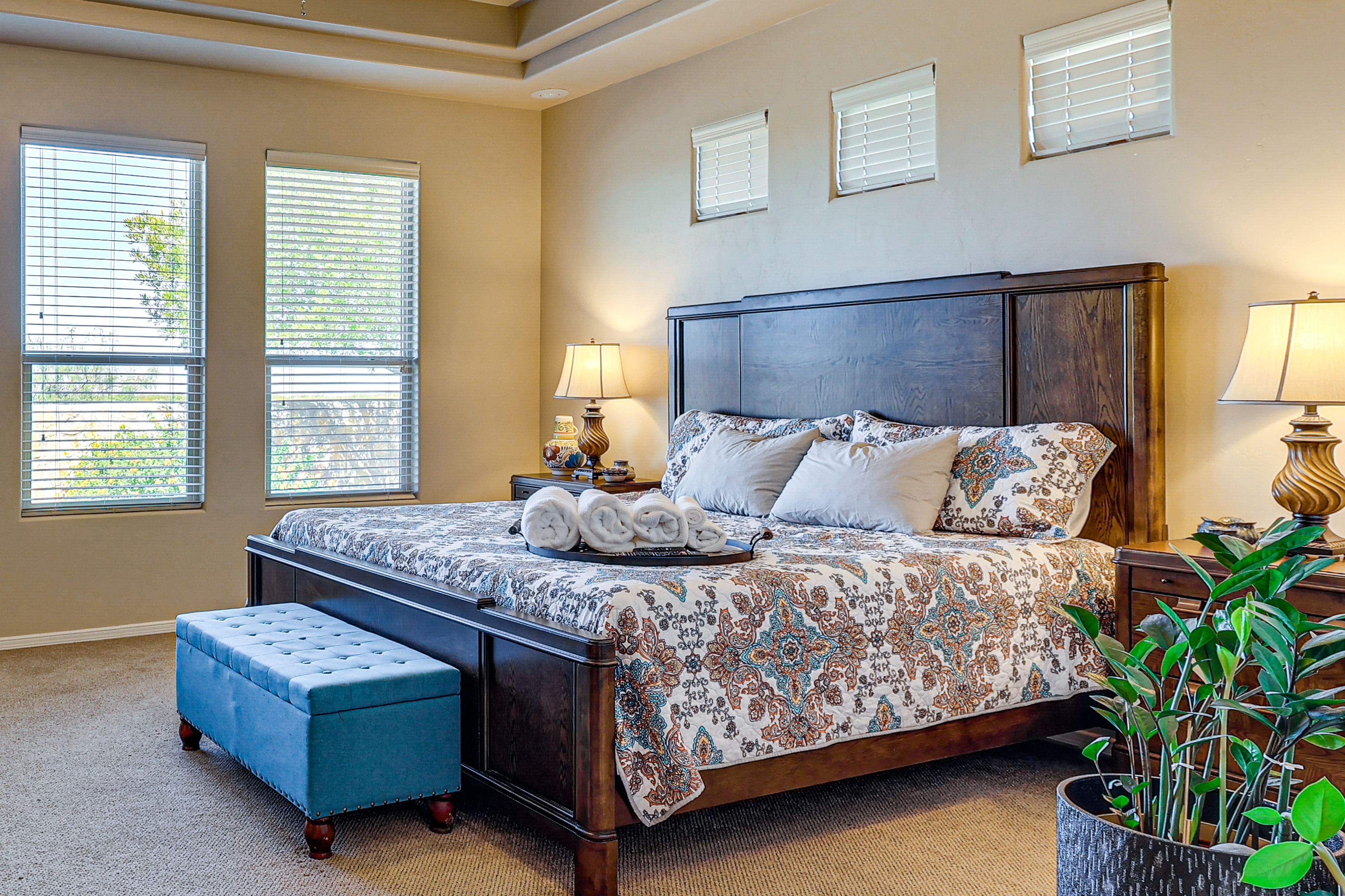 Bedroom | King Bed | En-Suite Bathroom