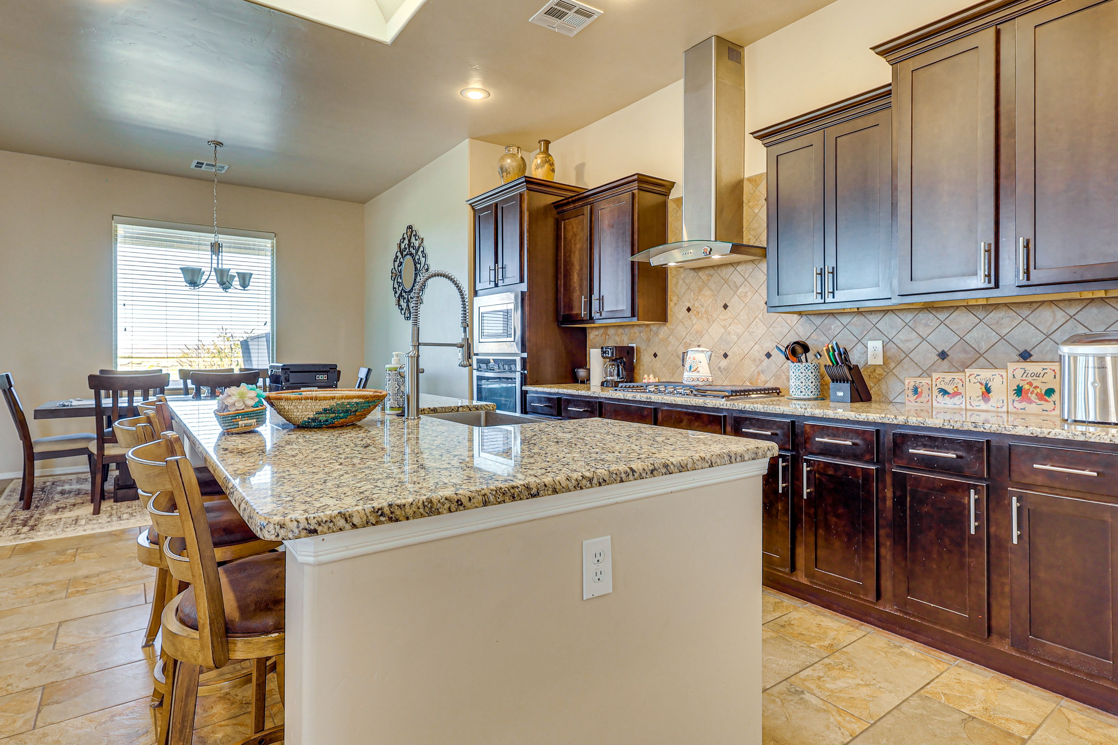 Kitchen & Dining Area | Open Floor Plan