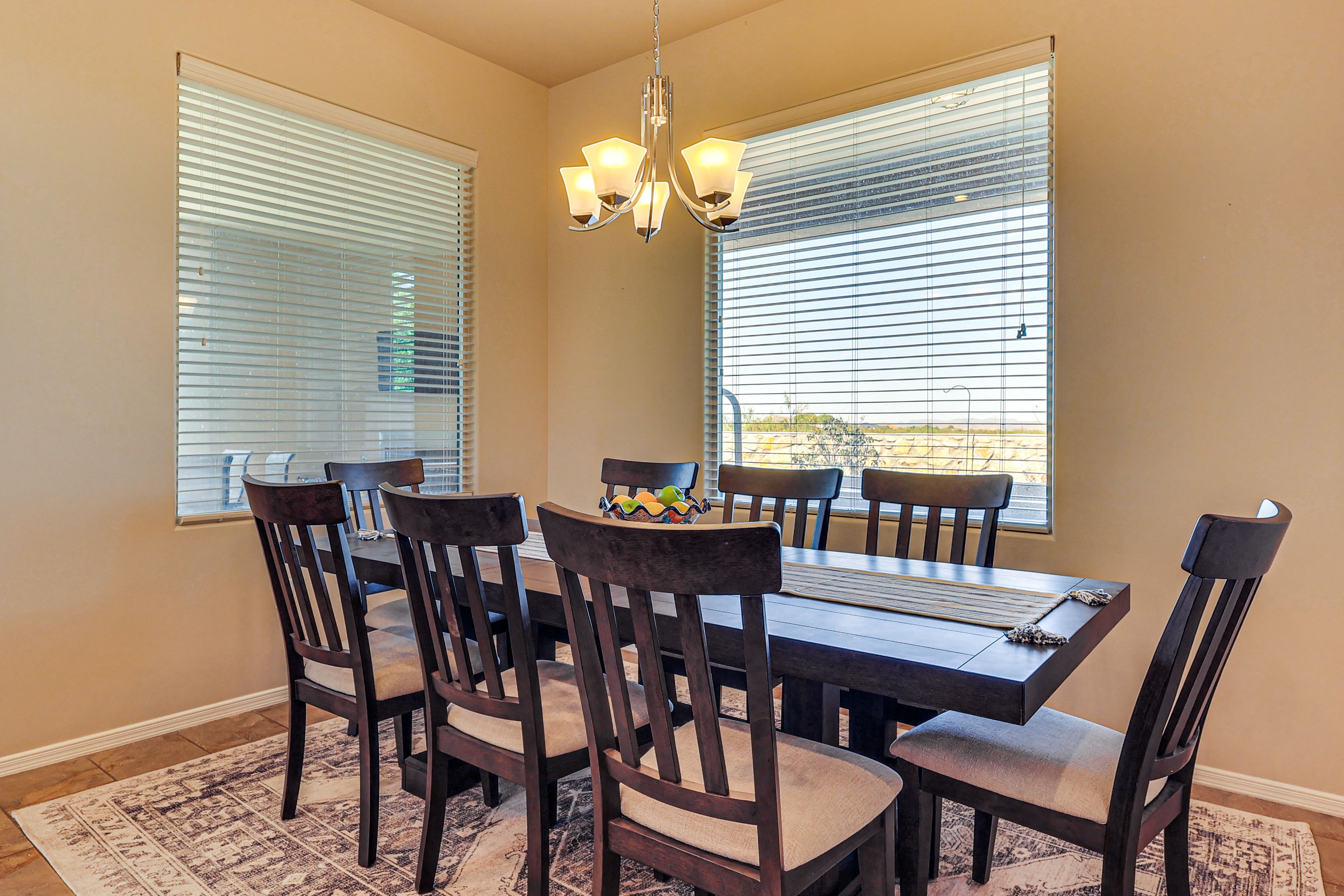 Dining Area | Dishes & Flatware Provided